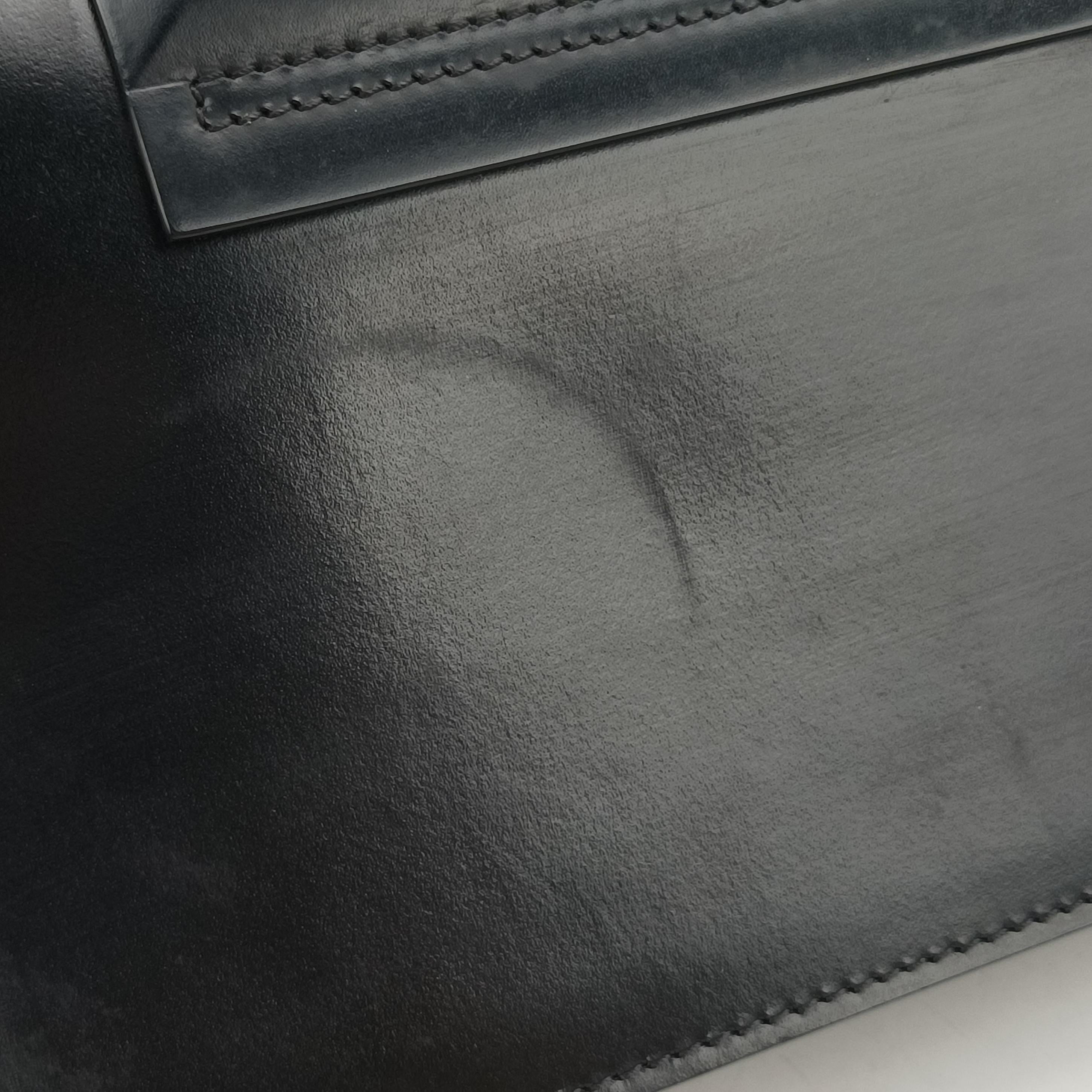 Pre-owned Givenchy Infinity Black leather  shoulderbag | stylenewstar