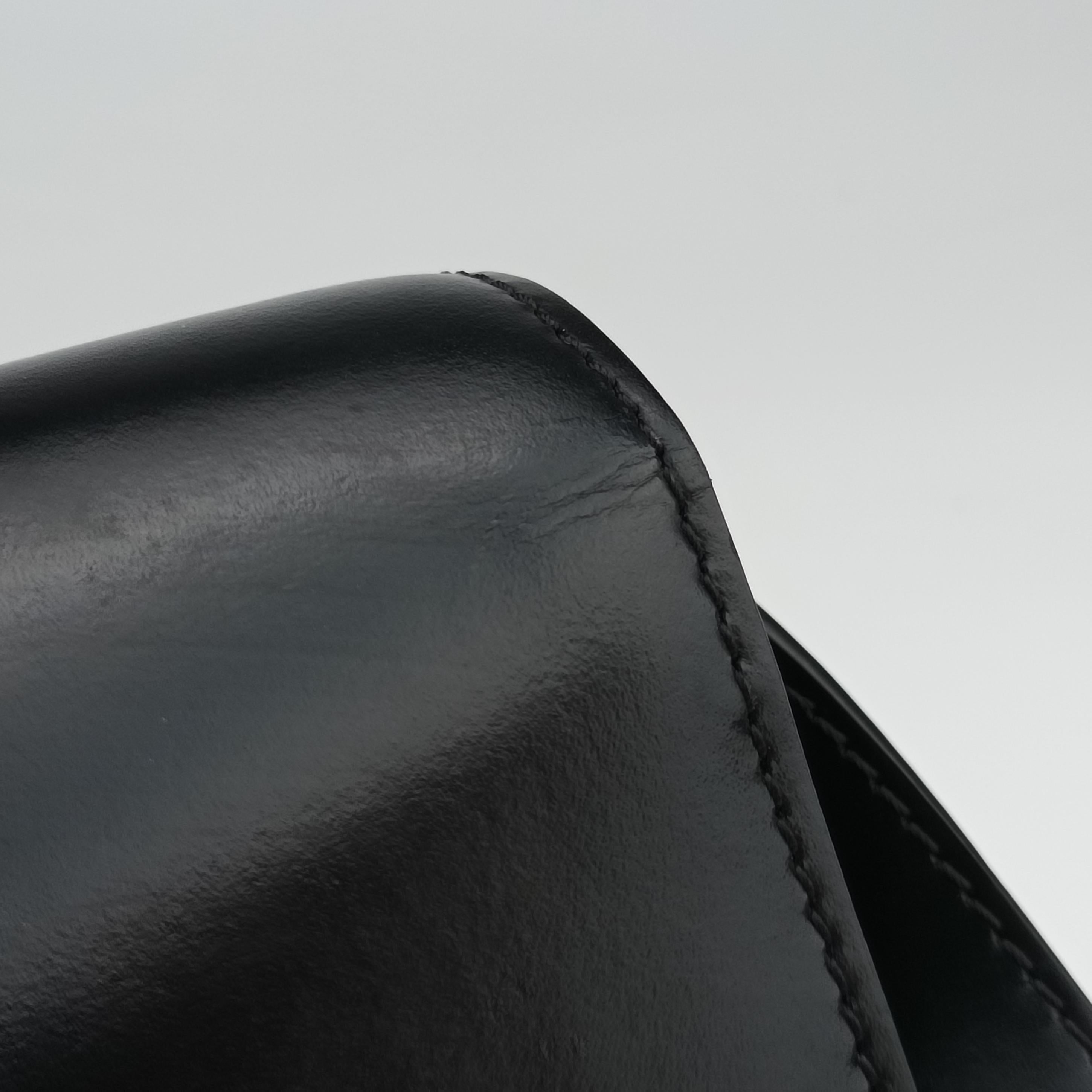 Pre-owned Givenchy Infinity Black leather  shoulderbag | stylenewstar