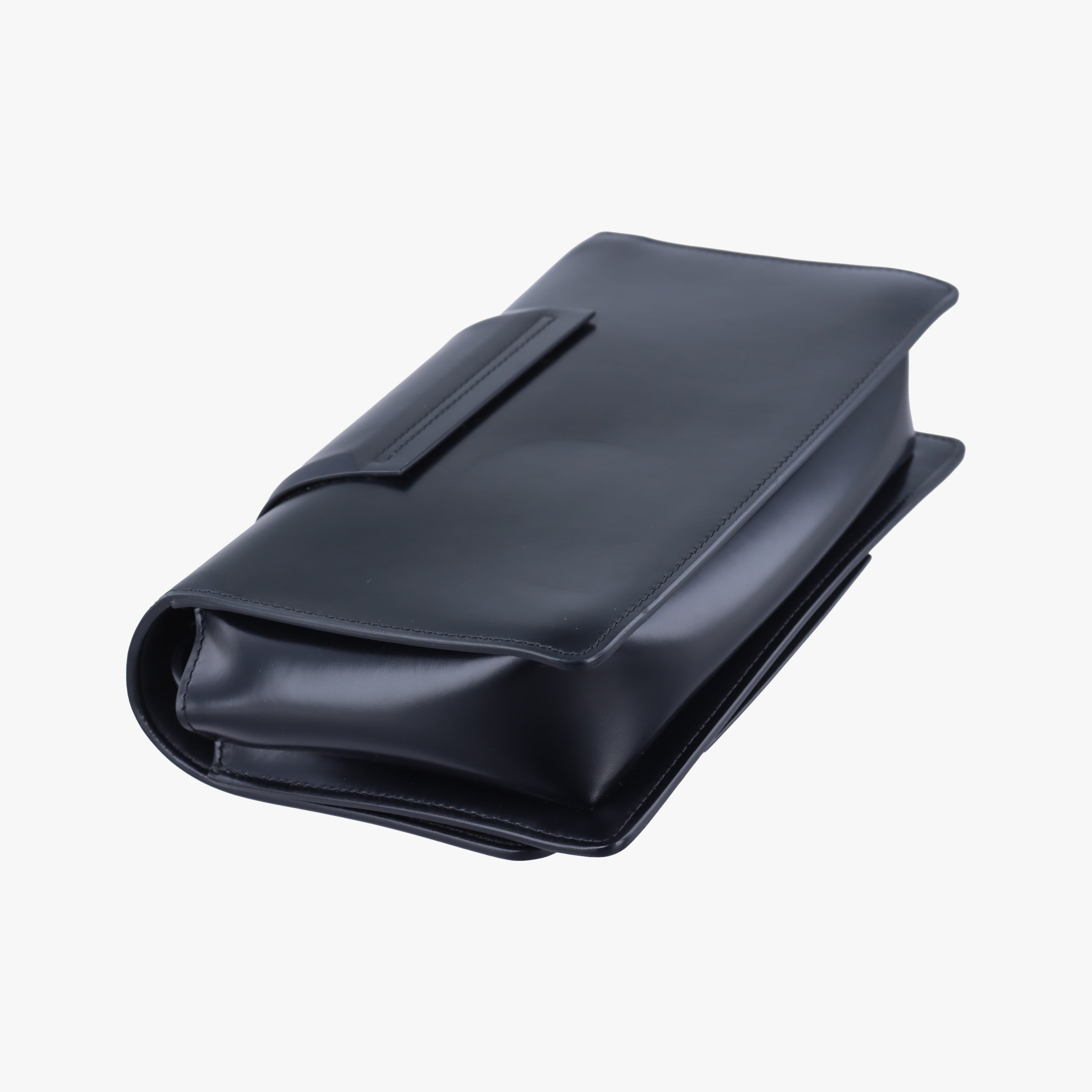 Pre-owned Givenchy Infinity Black leather  shoulderbag | stylenewstar
