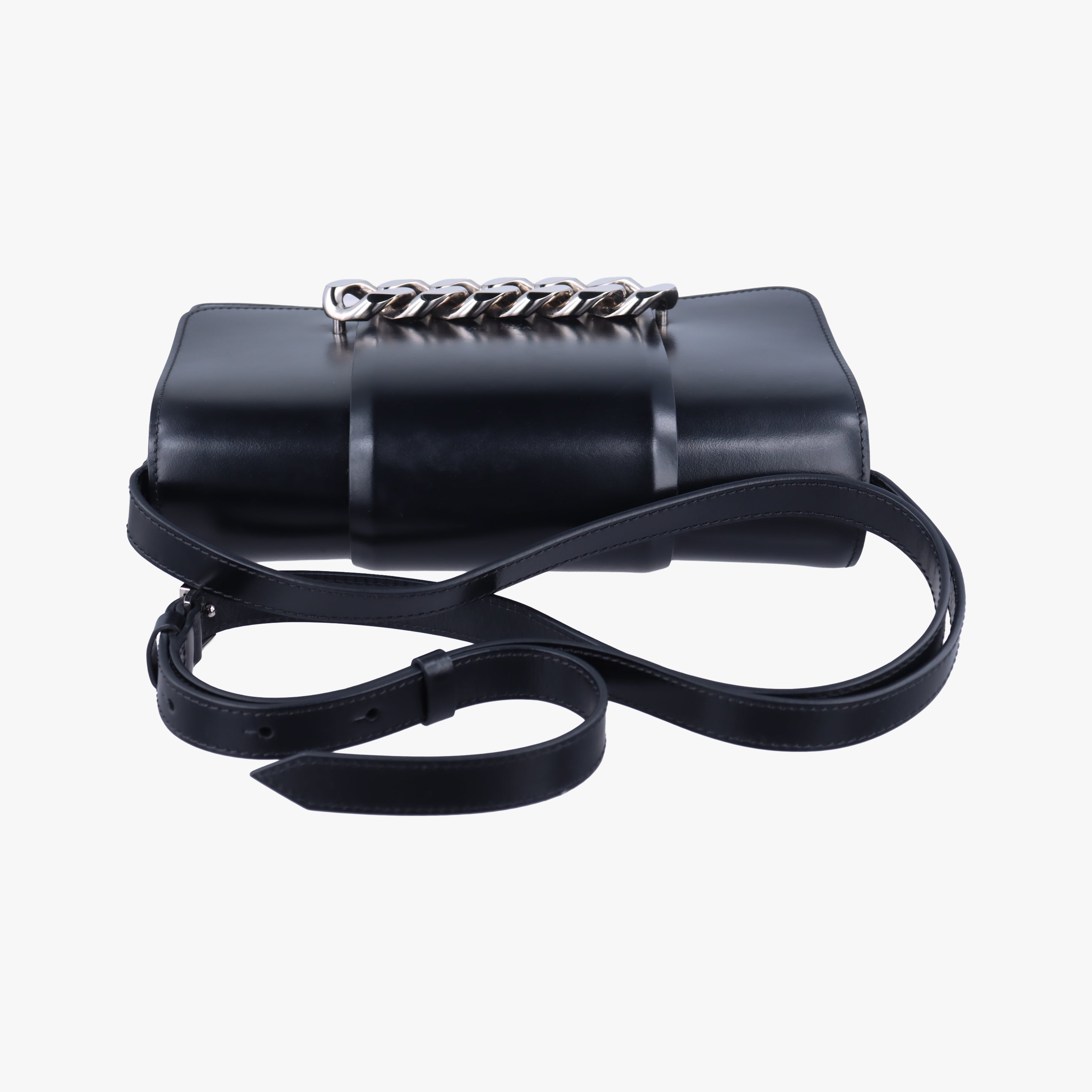 Pre-owned Givenchy Infinity Black leather  shoulderbag | stylenewstar