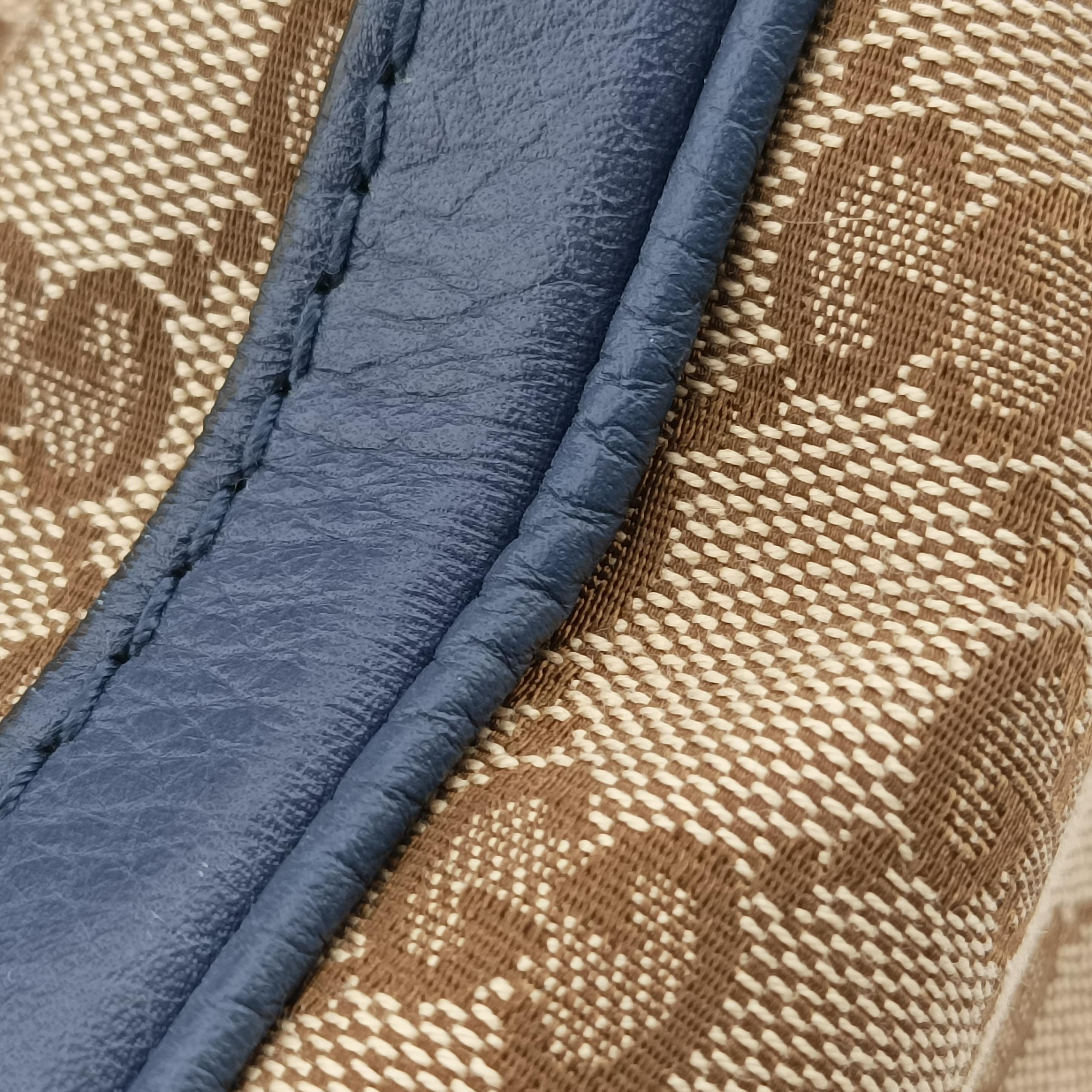 Secondhand Gucci Sherry Line Beige x Blue x Pink canvas×leather 247205 shoulderbag | stylenewstar