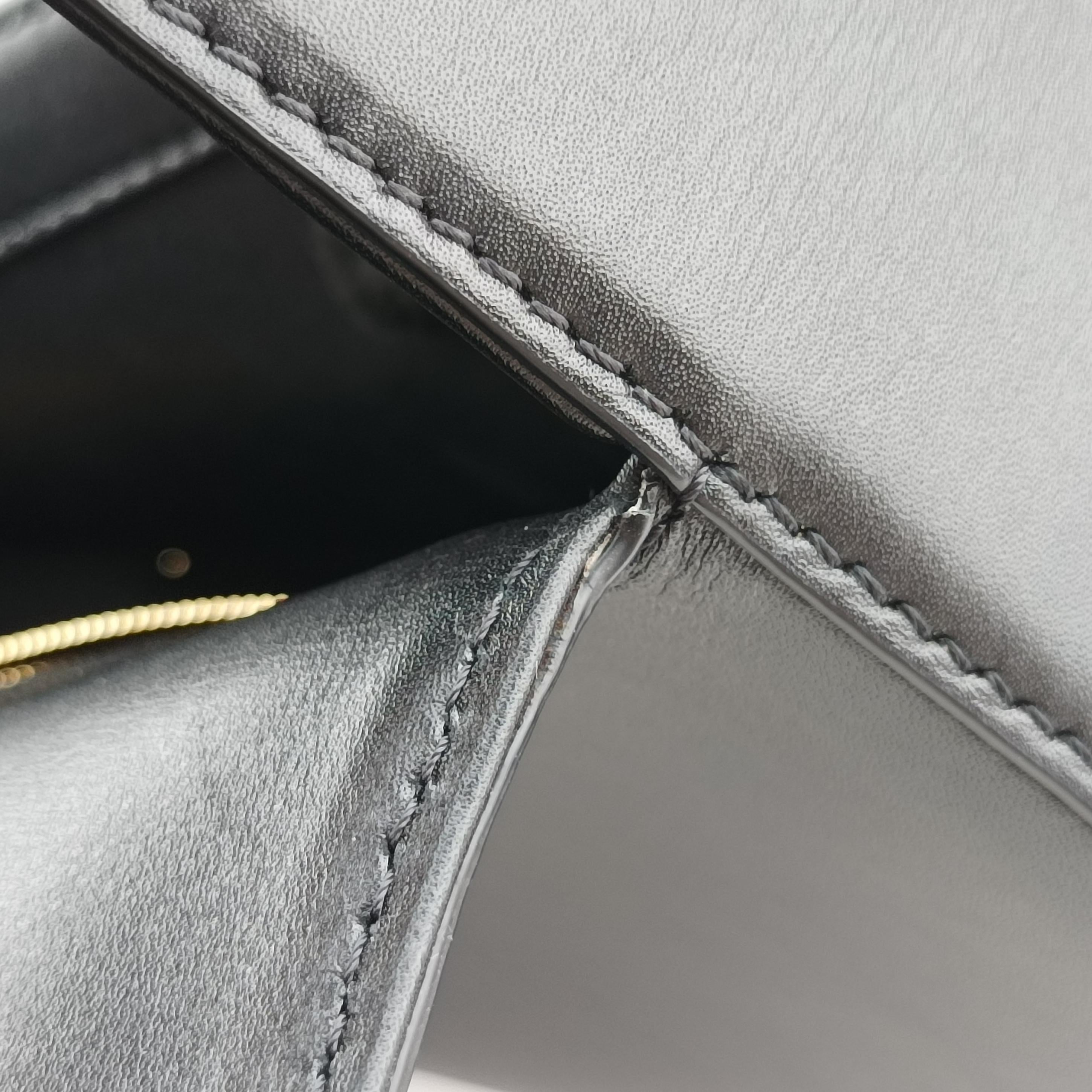 Pre-owned Valentino VLogo Black Leather  shoulderbag | stylenewstar