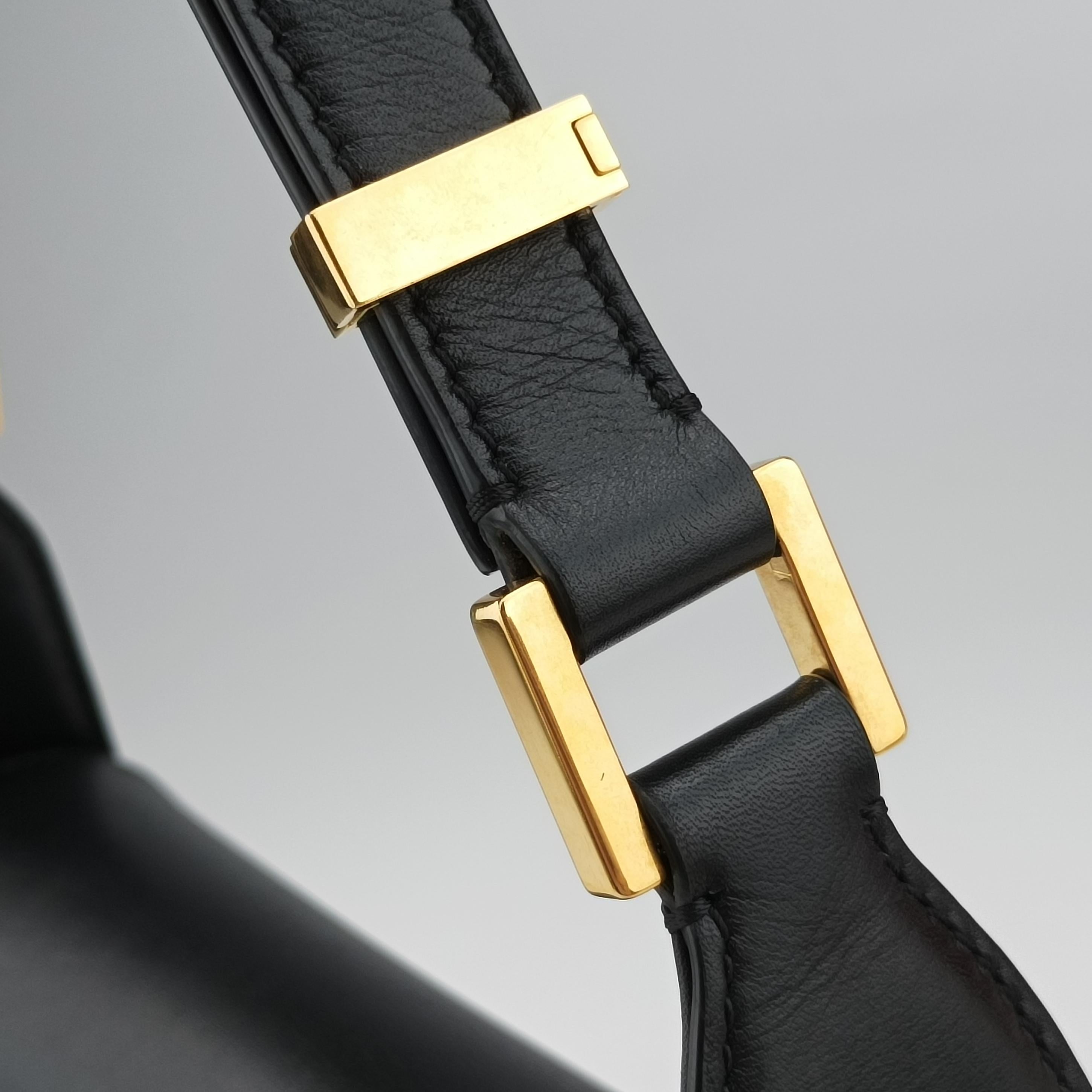 Pre-owned Valentino VLogo Black Leather  shoulderbag | stylenewstar