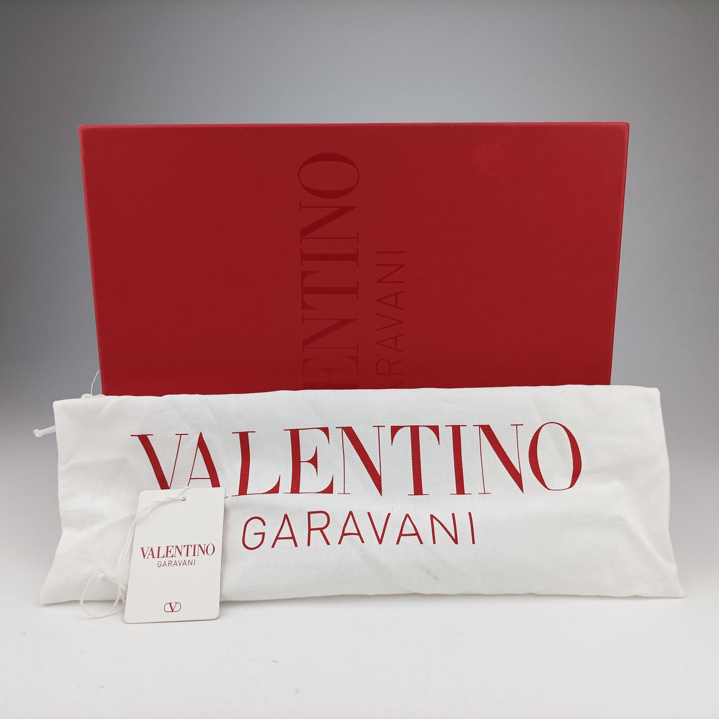 Pre-owned Valentino VLogo Black Leather  shoulderbag | stylenewstar