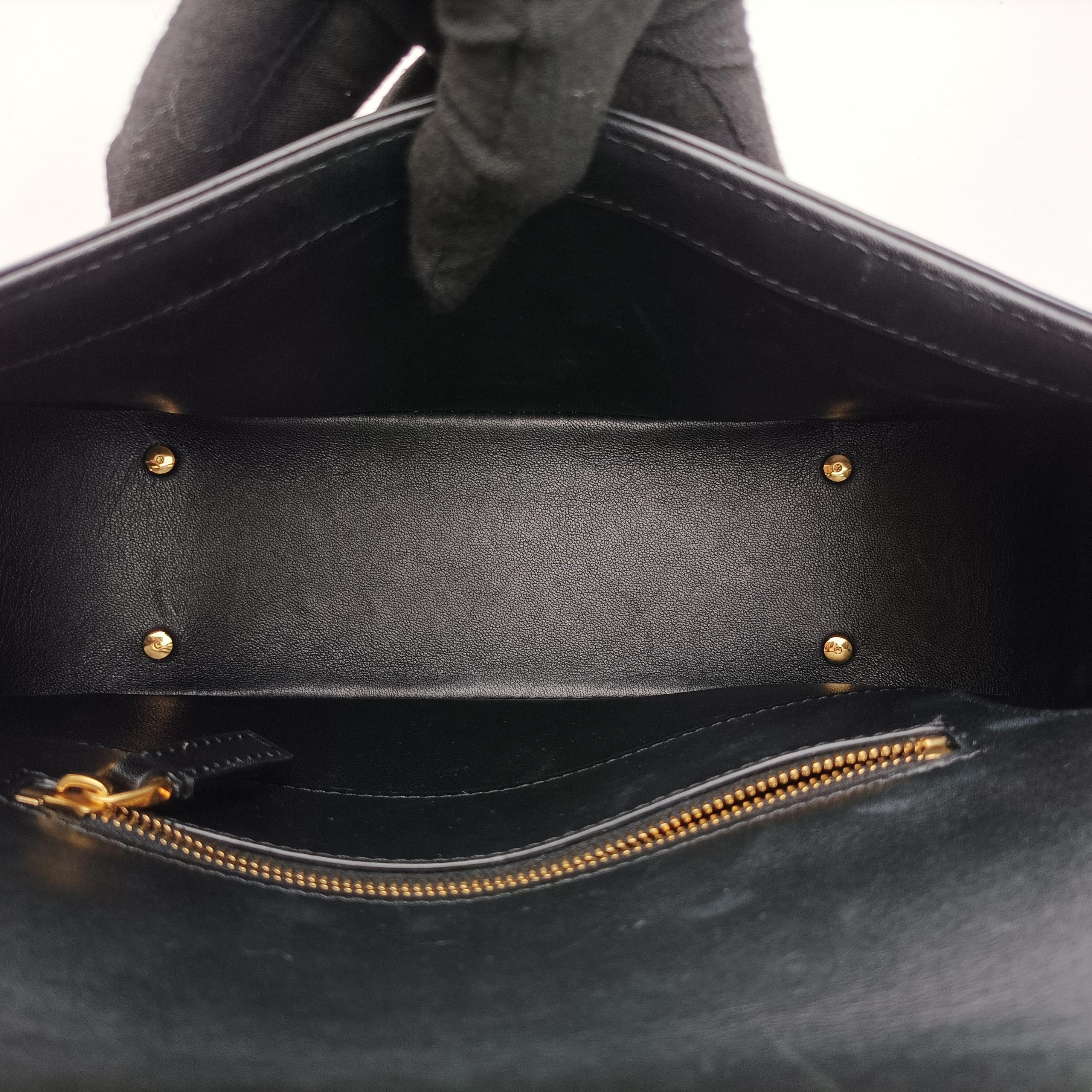 Pre-owned Valentino VLogo Black Leather  shoulderbag | stylenewstar