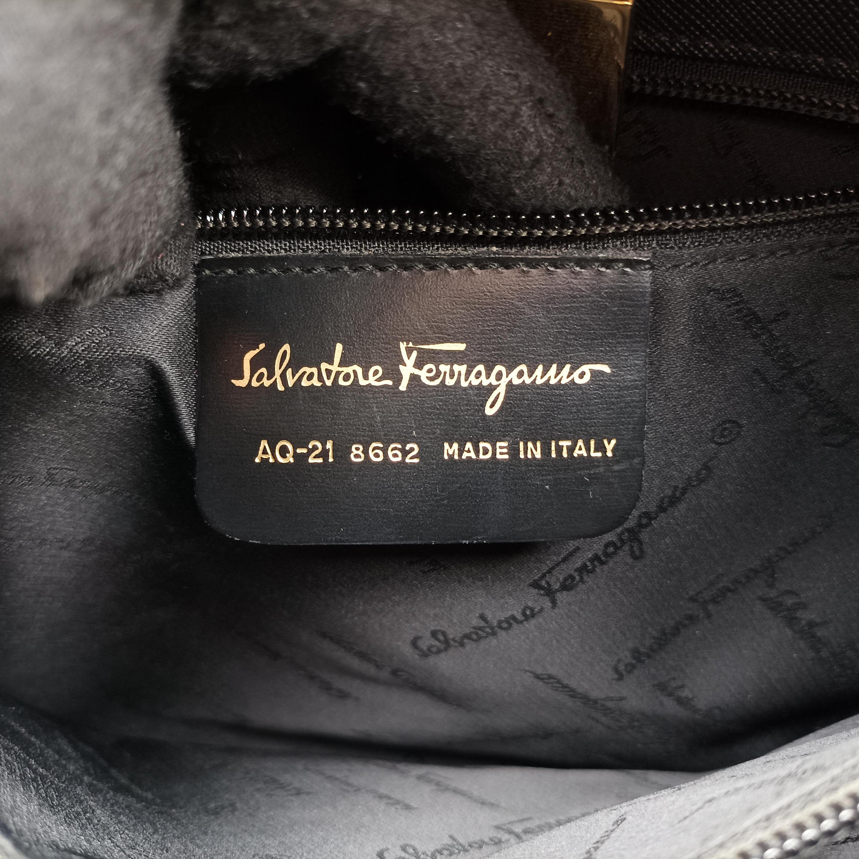 Vintage Ferragamo Gancini Black Leather  shoulderbag | stylenewstar