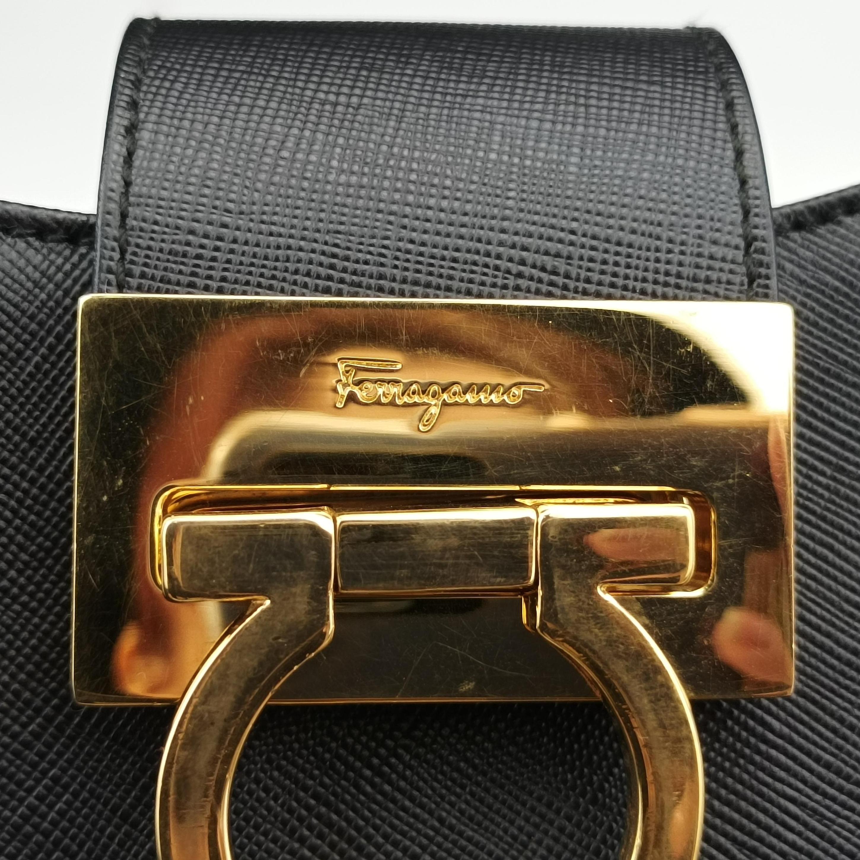 Vintage Ferragamo Gancini Black Leather  shoulderbag | stylenewstar