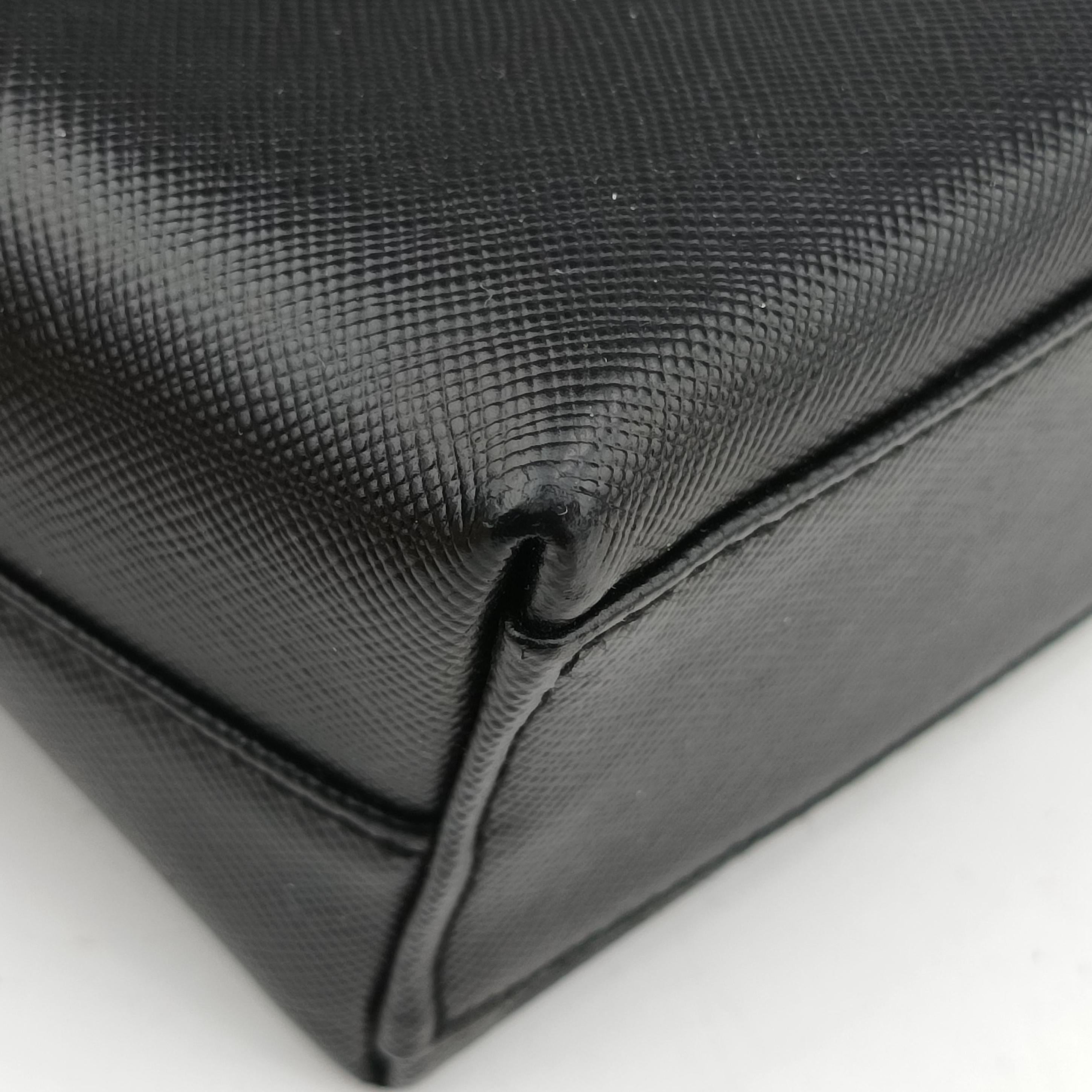 Vintage Ferragamo Gancini Black Leather  shoulderbag | stylenewstar