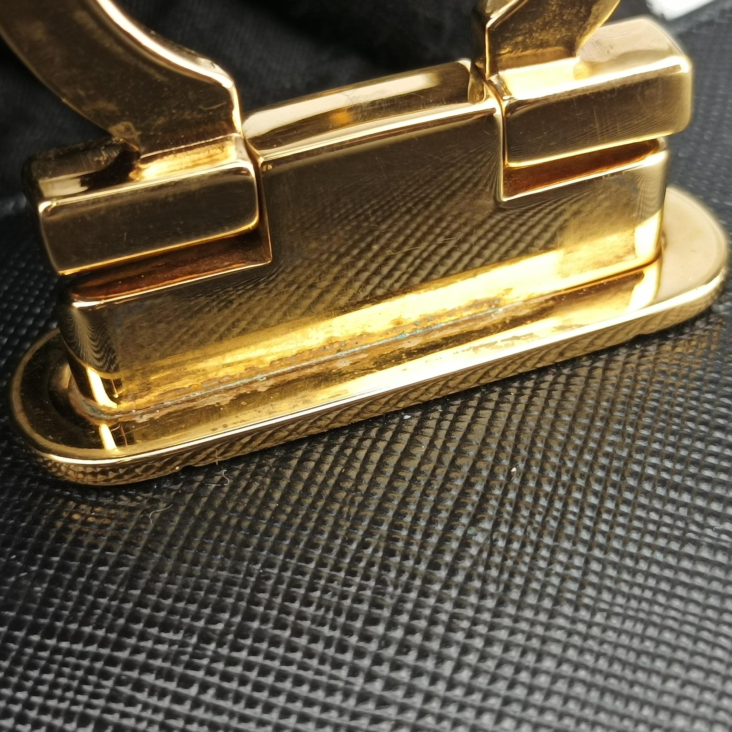 Vintage Ferragamo Gancini Black Leather  shoulderbag | stylenewstar