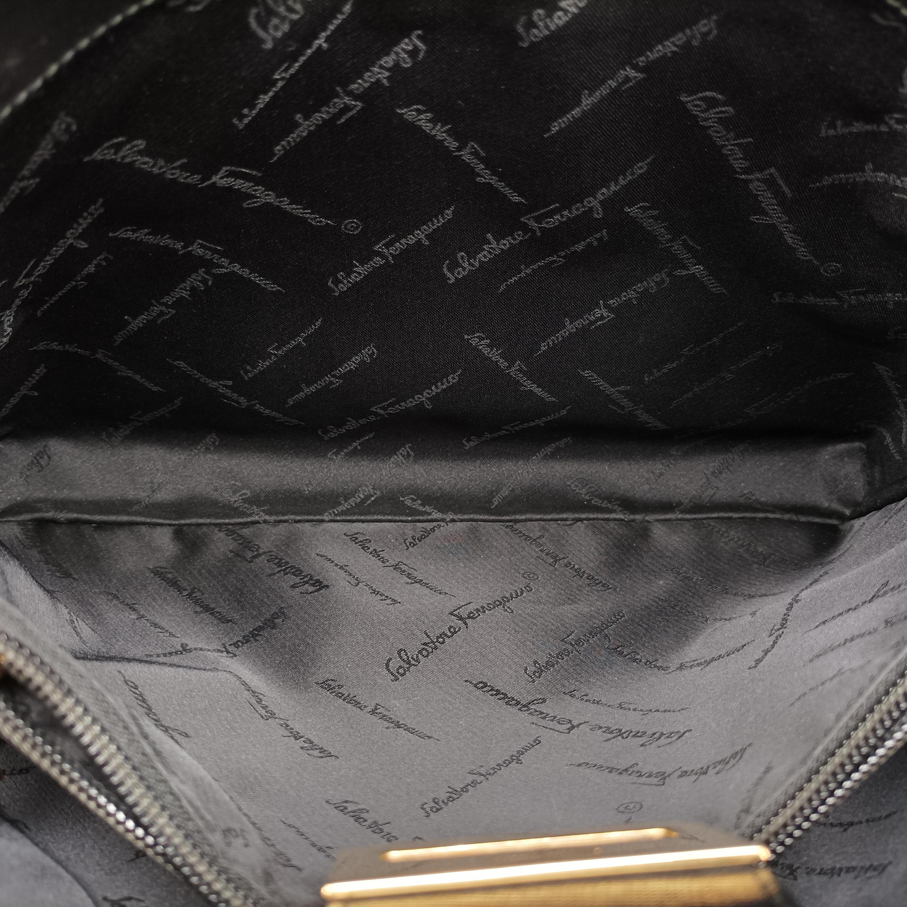 Vintage Ferragamo Gancini Black Leather  shoulderbag | stylenewstar