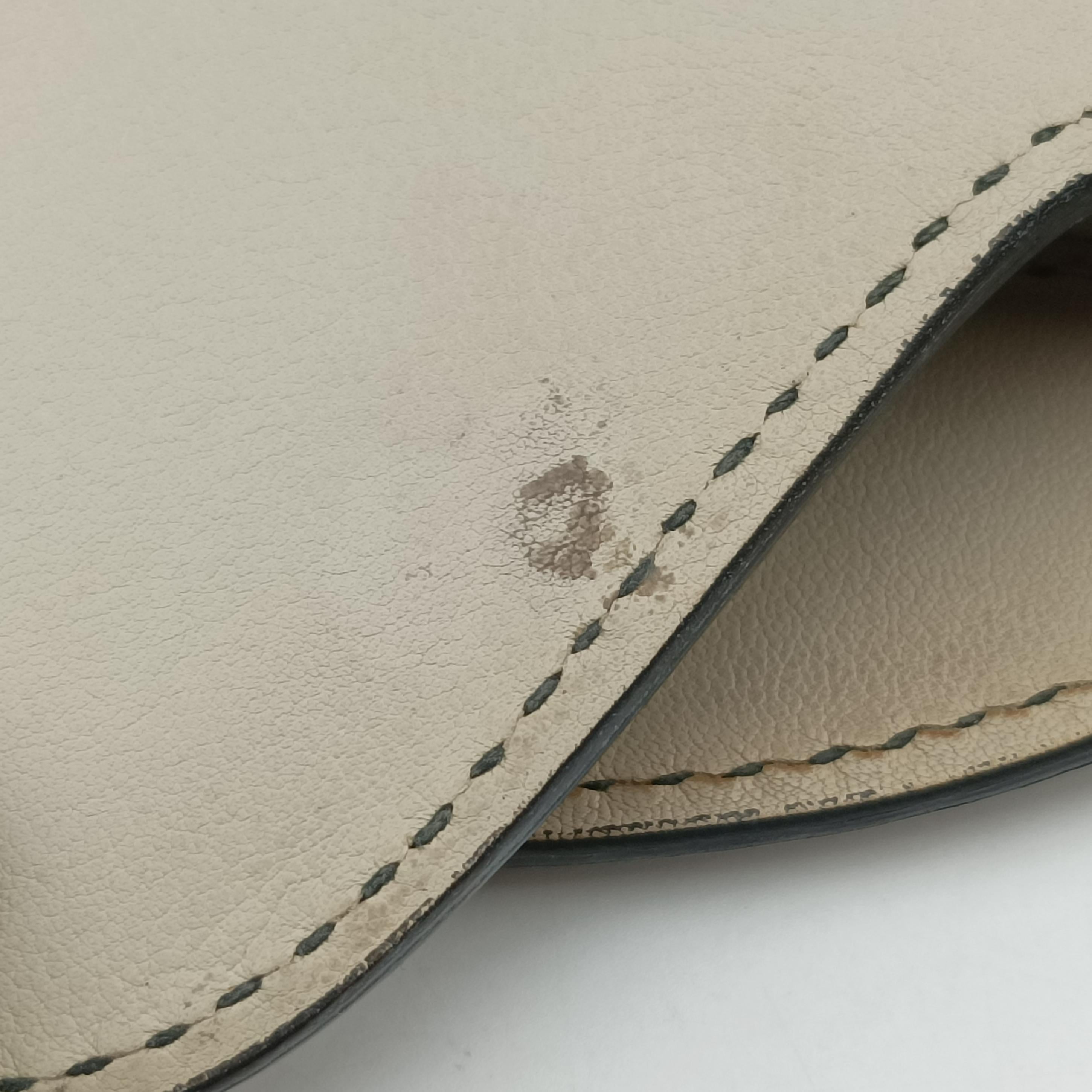 Pre-owned Gucci Emily White Leather 295402 shoulderbag | stylenewstar