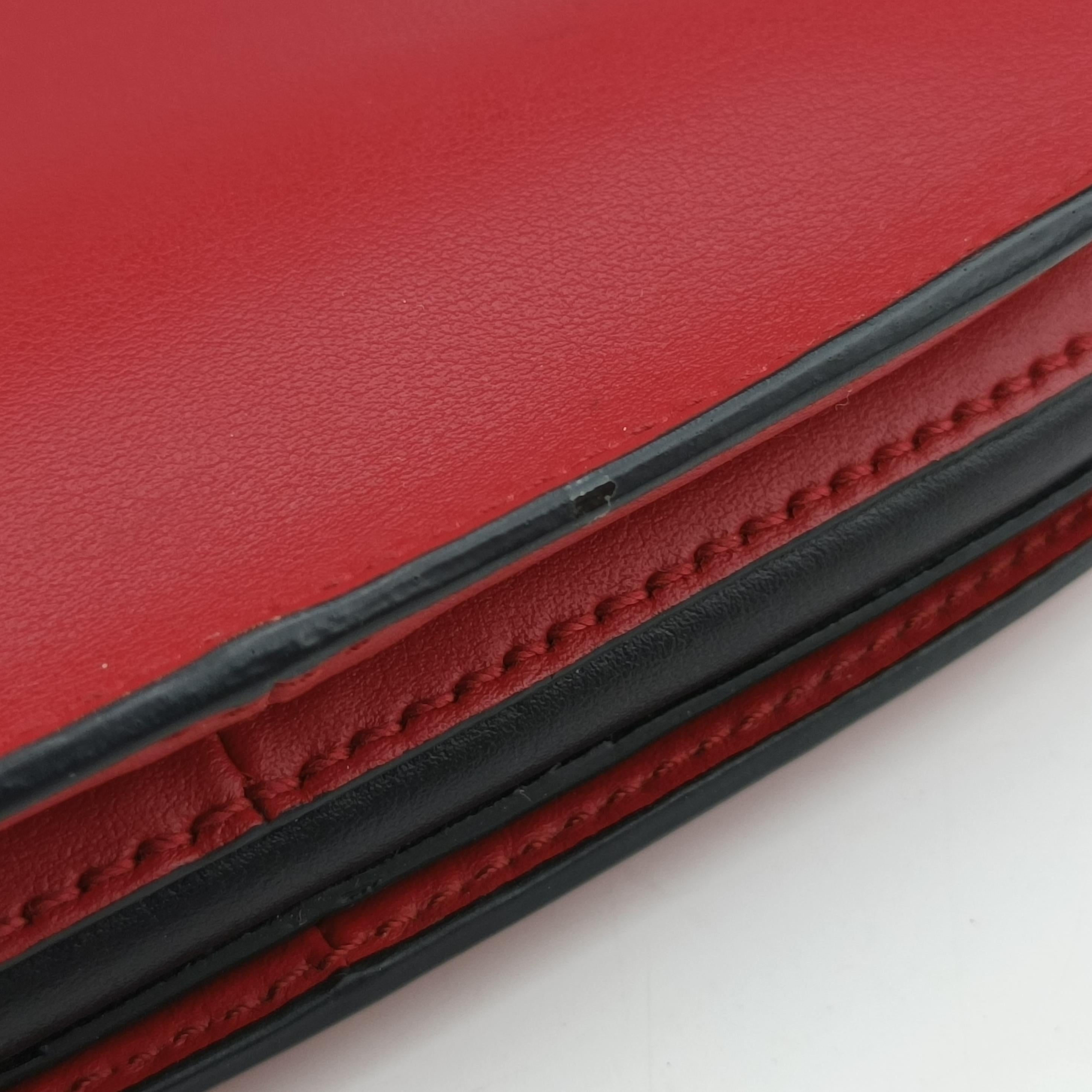 Vintage Prada Maggit Red × Black leather 1BC082 shoulderbag | stylenewstar