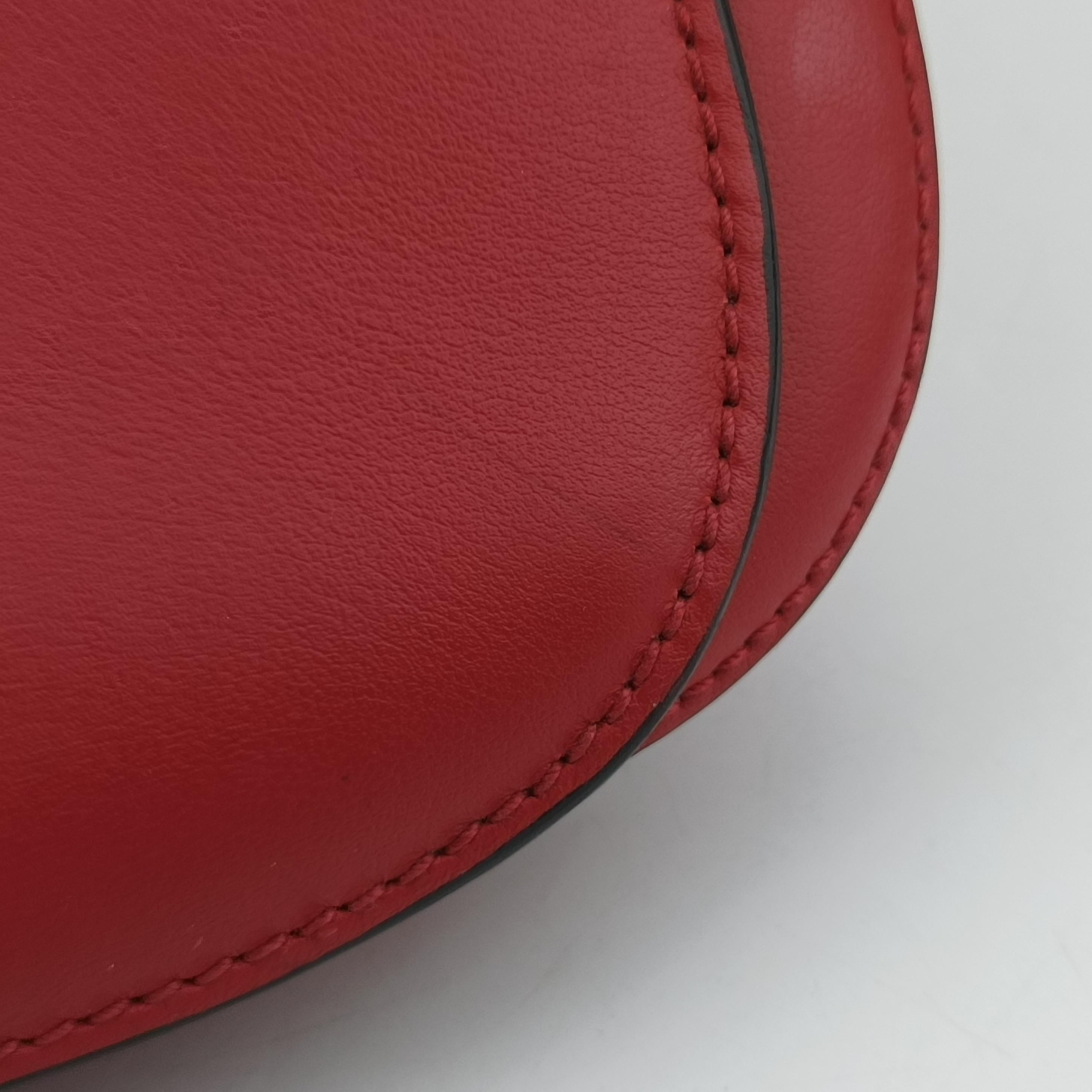 Vintage Prada Maggit Red × Black leather 1BC082 shoulderbag | stylenewstar