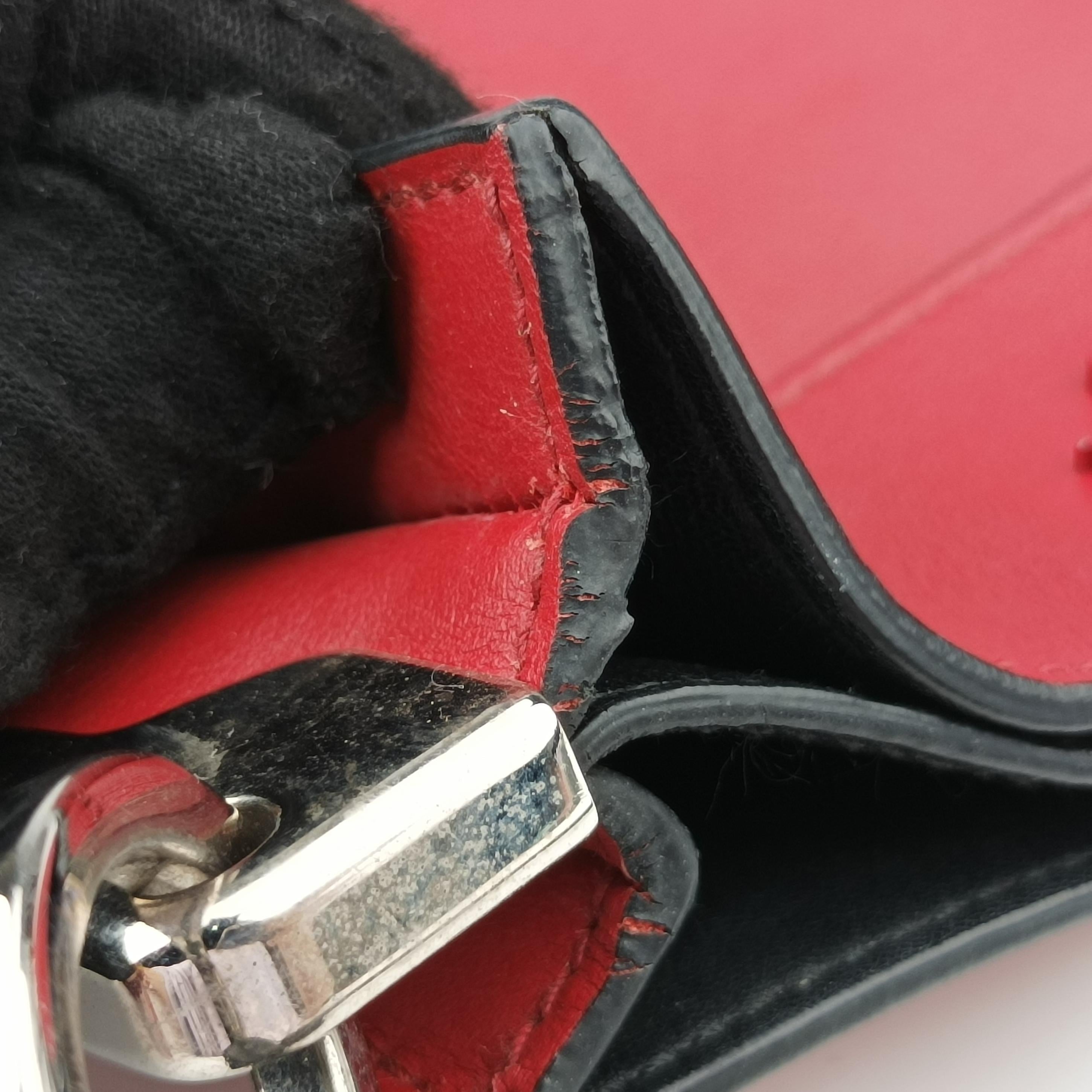 Vintage Prada Maggit Red × Black leather 1BC082 shoulderbag | stylenewstar