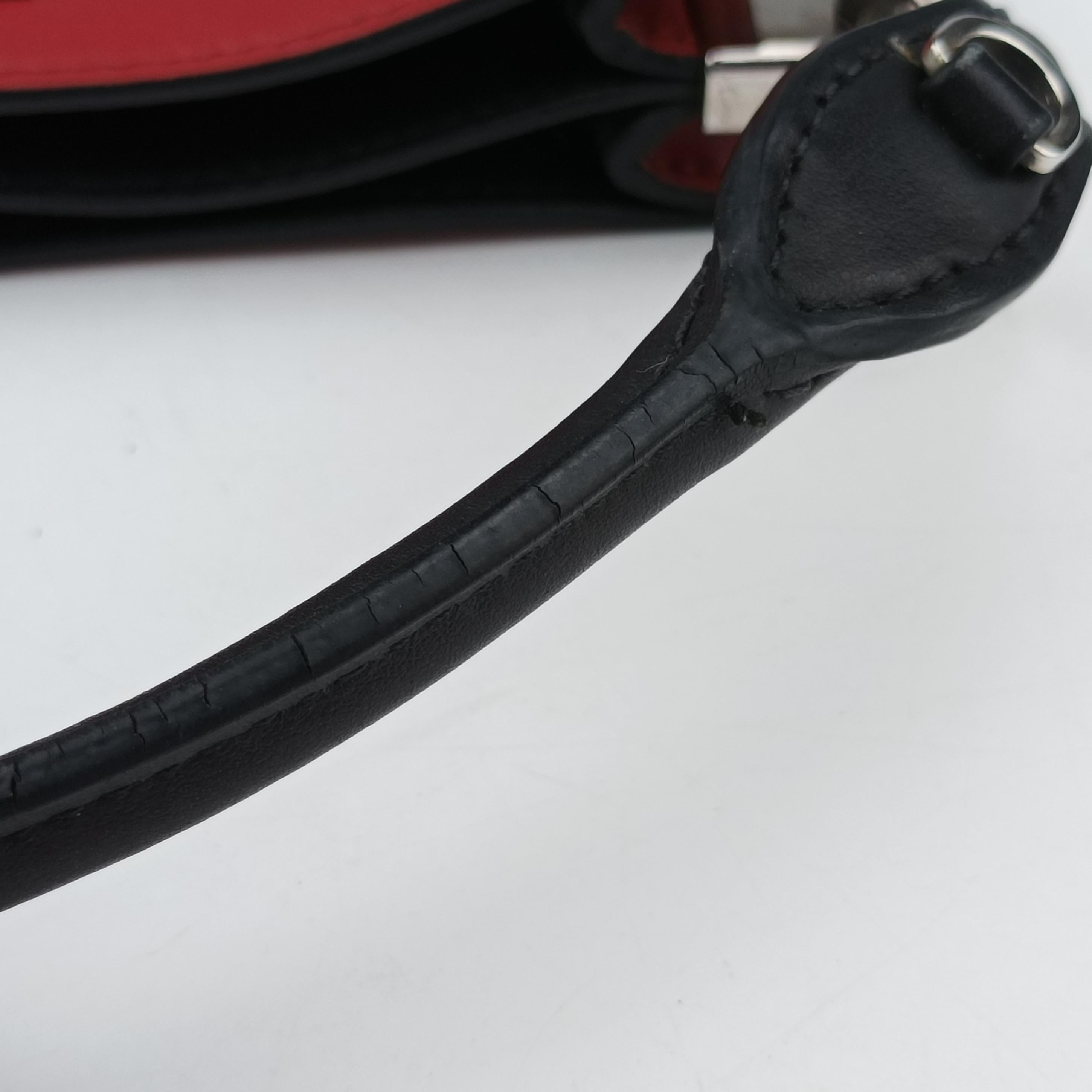 Vintage Prada Maggit Red × Black leather 1BC082 shoulderbag | stylenewstar
