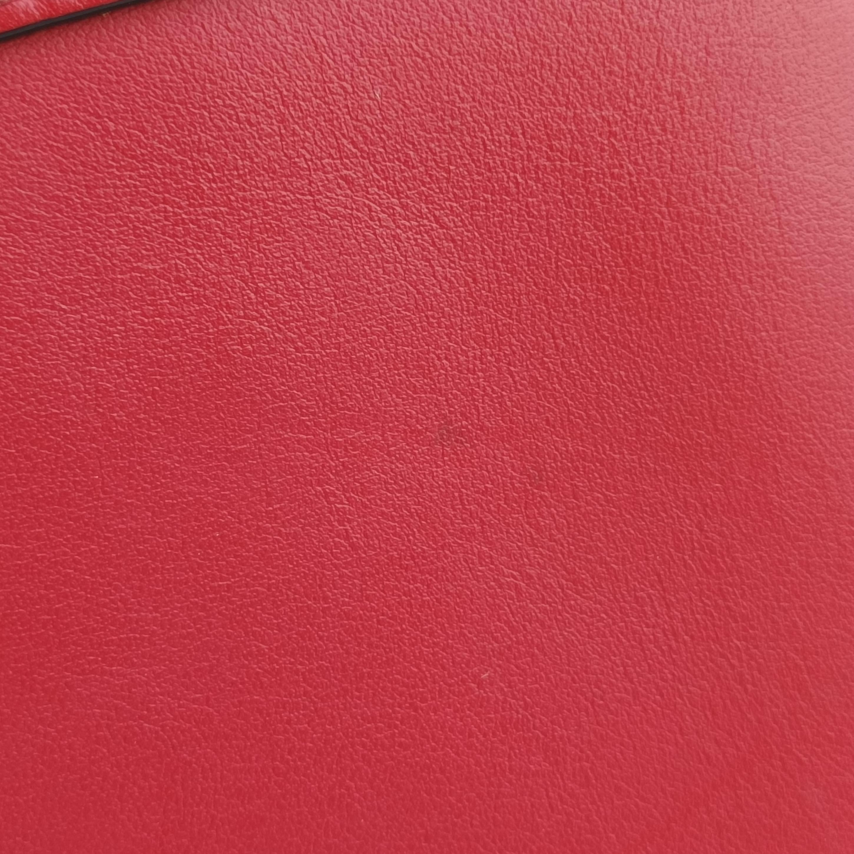 Vintage Prada Maggit Red × Black leather 1BC082 shoulderbag | stylenewstar