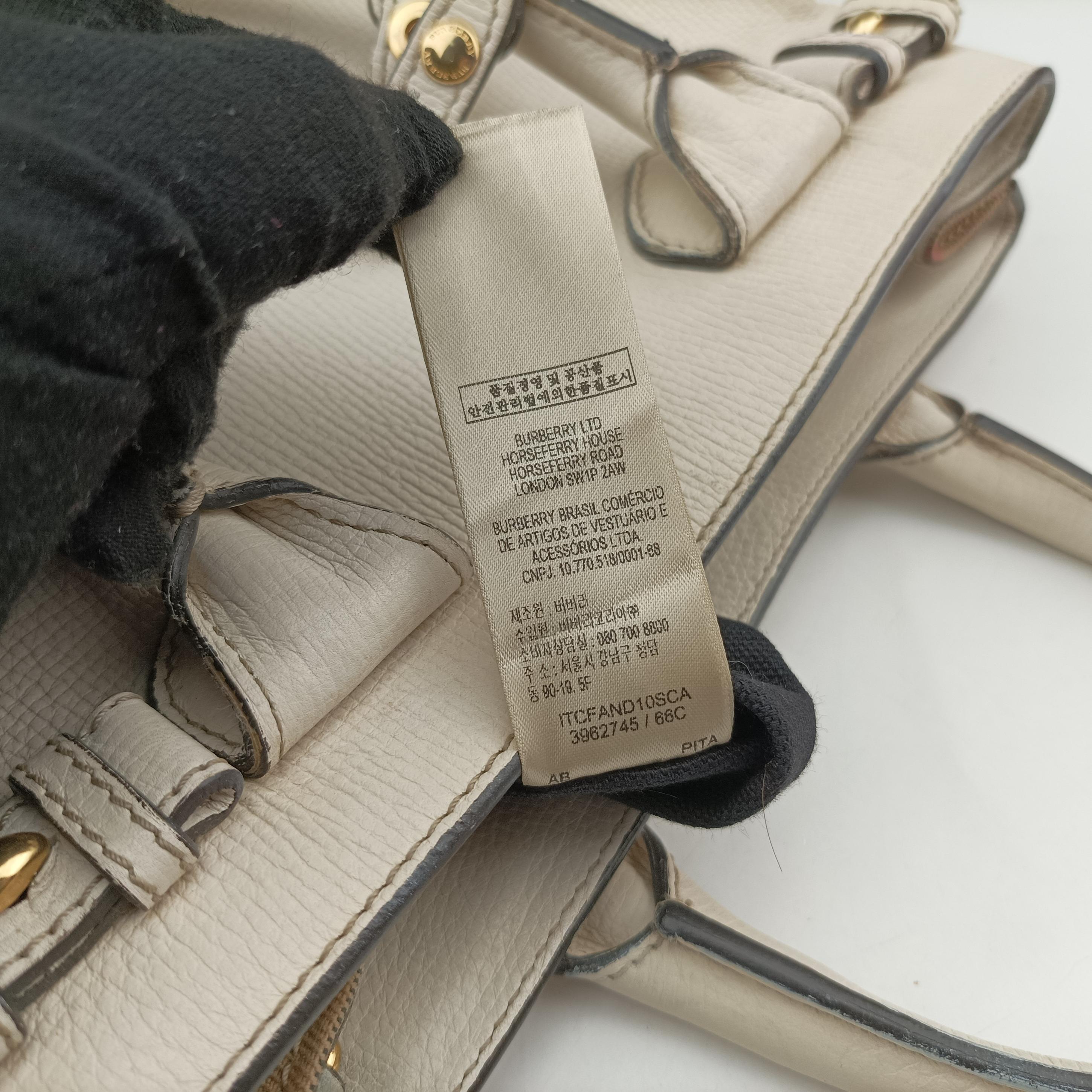 Vintage Burberry House Check The Banner White Leather  shoulderbag | stylenewstar