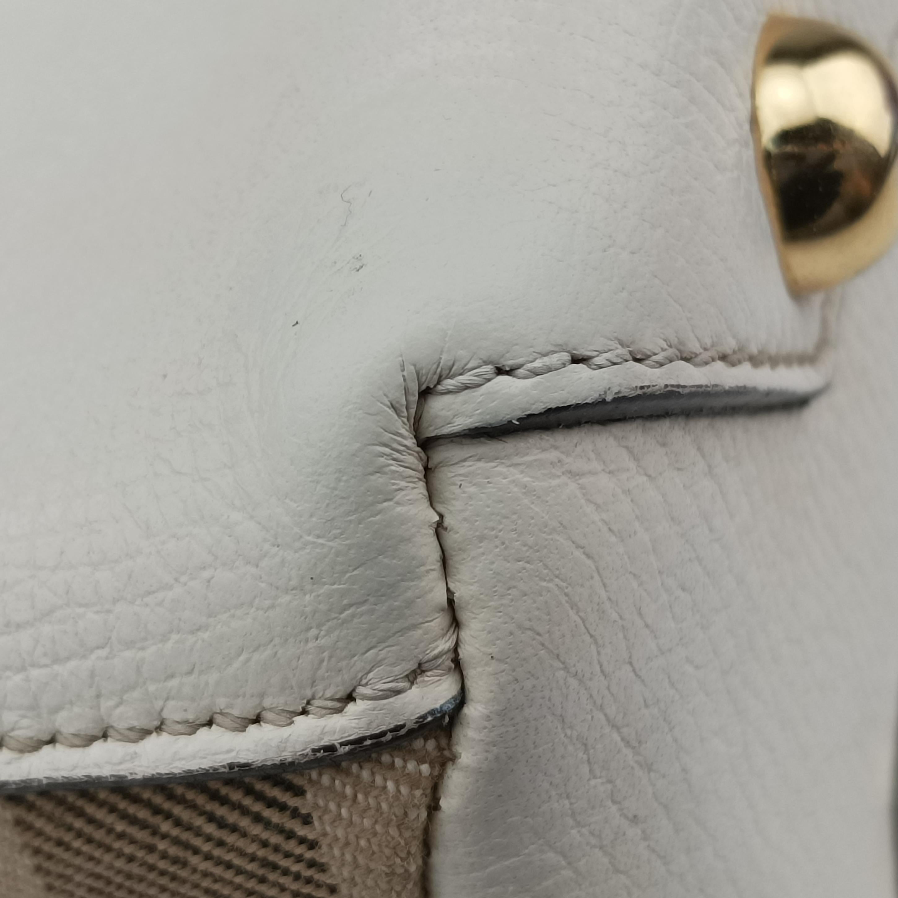 Vintage Burberry House Check The Banner White Leather  shoulderbag | stylenewstar