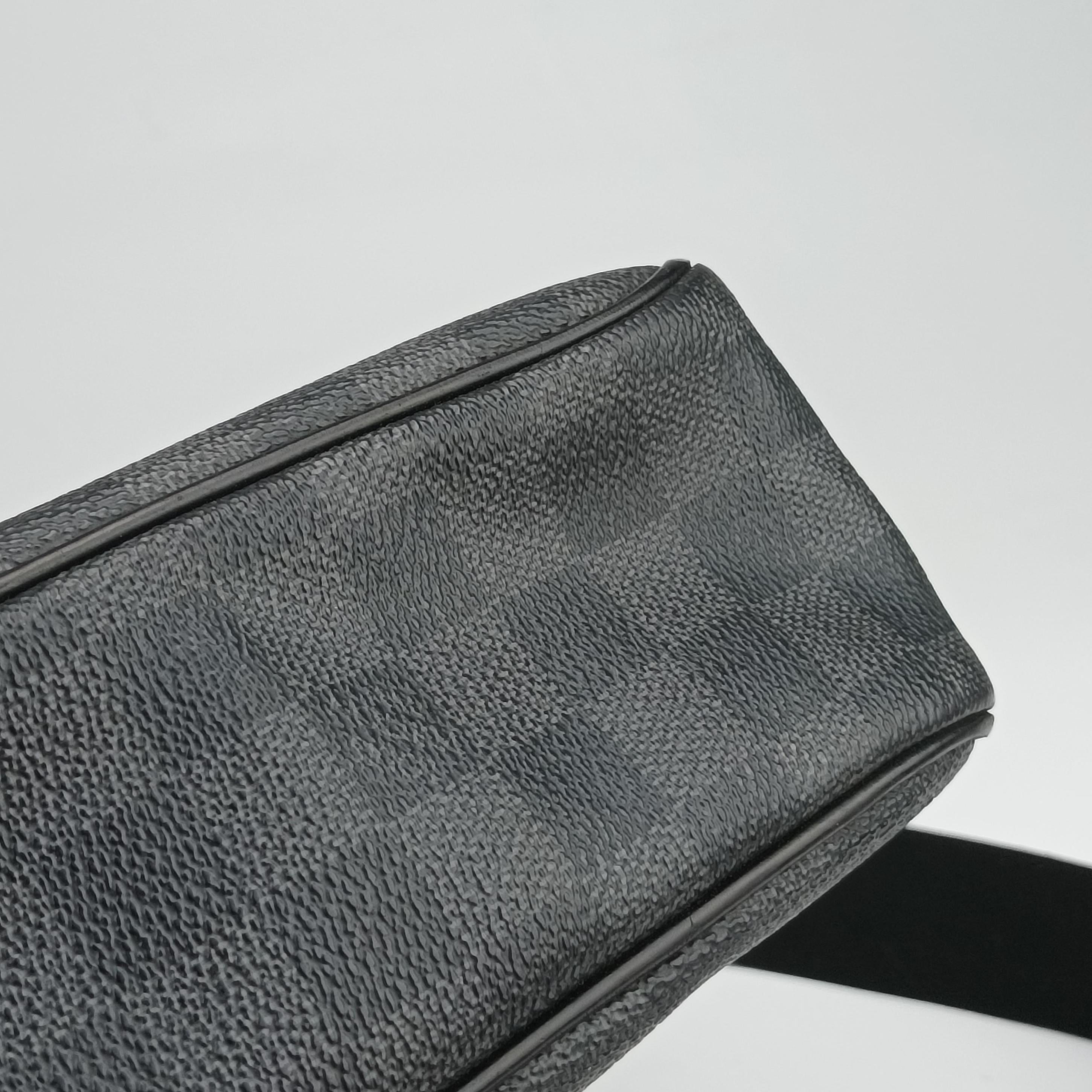 Pre-owned Louis Vuitton DANIEL MM Noir Damier GRAPHITE N58029 shoulderbag | stylenewstar