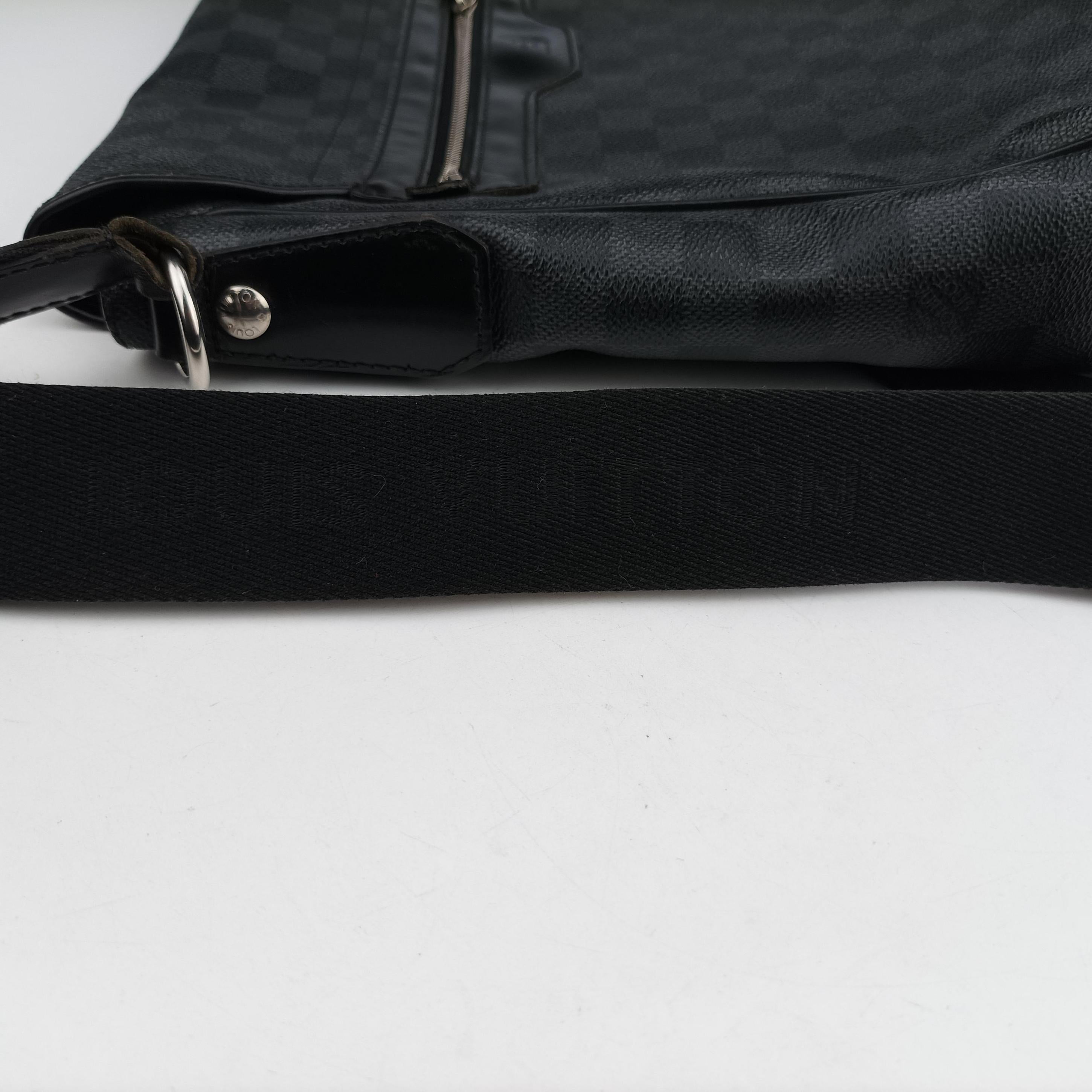 Pre-owned Louis Vuitton DANIEL MM Noir Damier GRAPHITE N58029 shoulderbag | stylenewstar