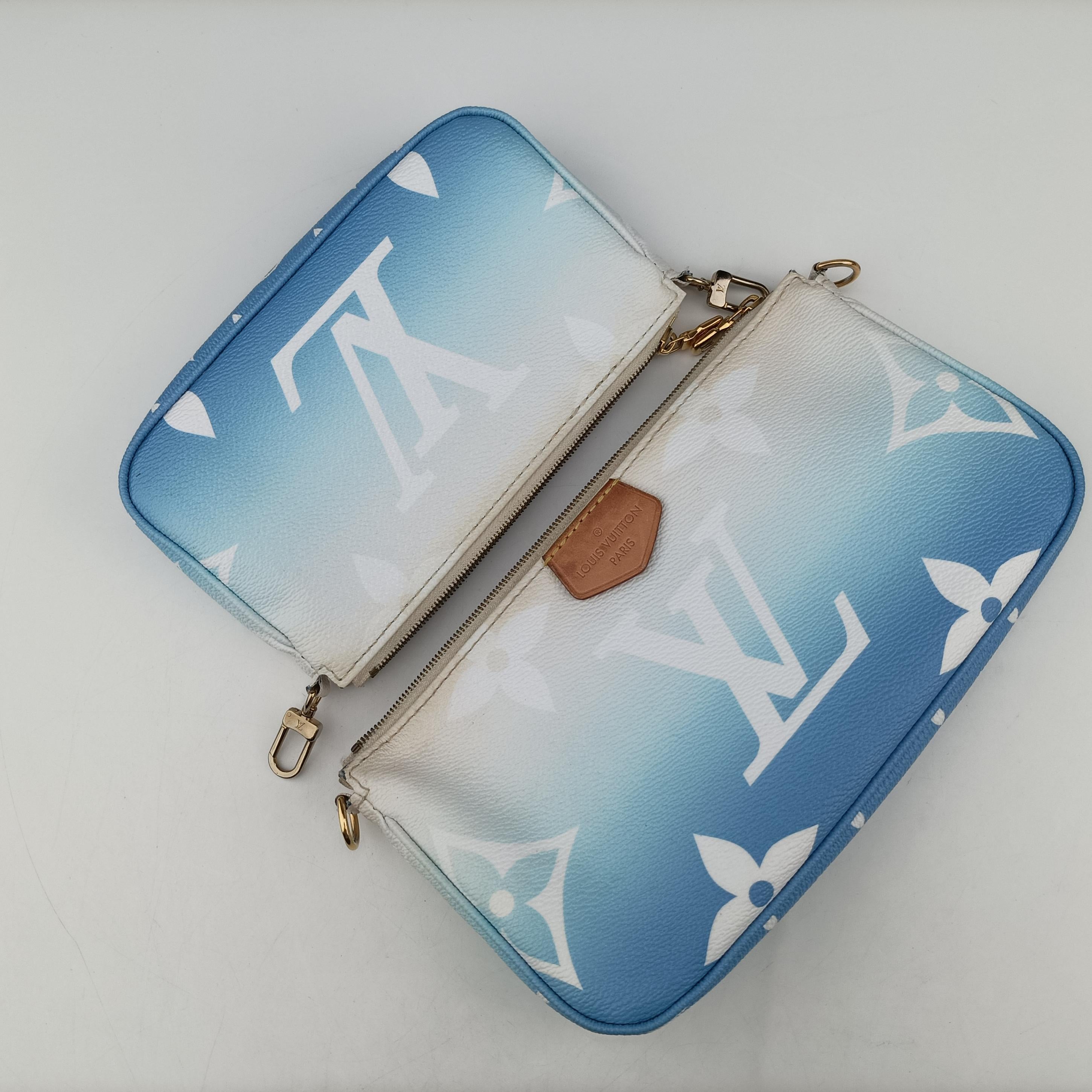 Pre-owned Louis Vuitton MULTI POCHETTE ACCESSOIRES Blue Gradient Monogram Giant M57633 shoulderbag | stylenewstar