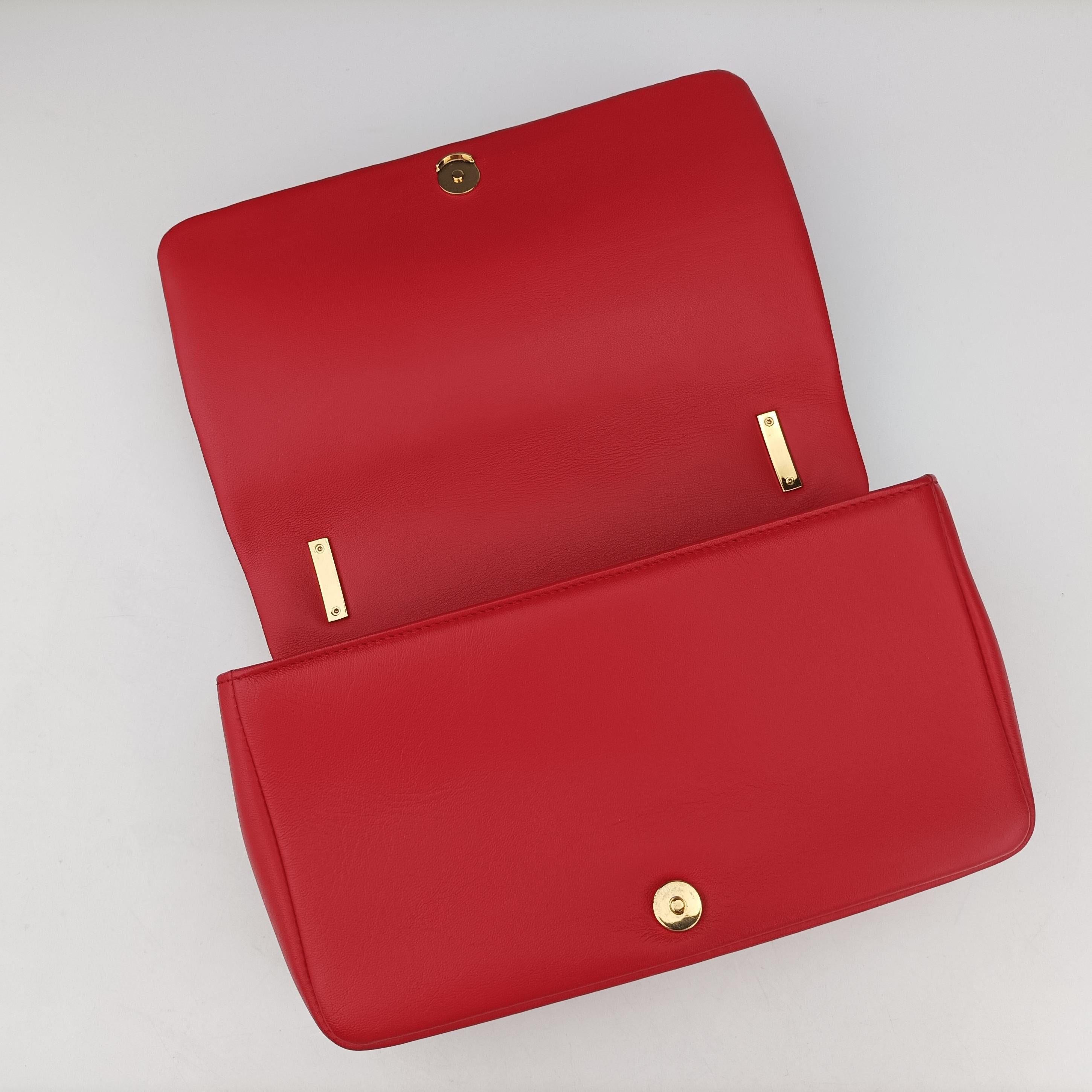 Pre-owned Burberry Lola chain TB Red Leather  shoulderbag | stylenewstar