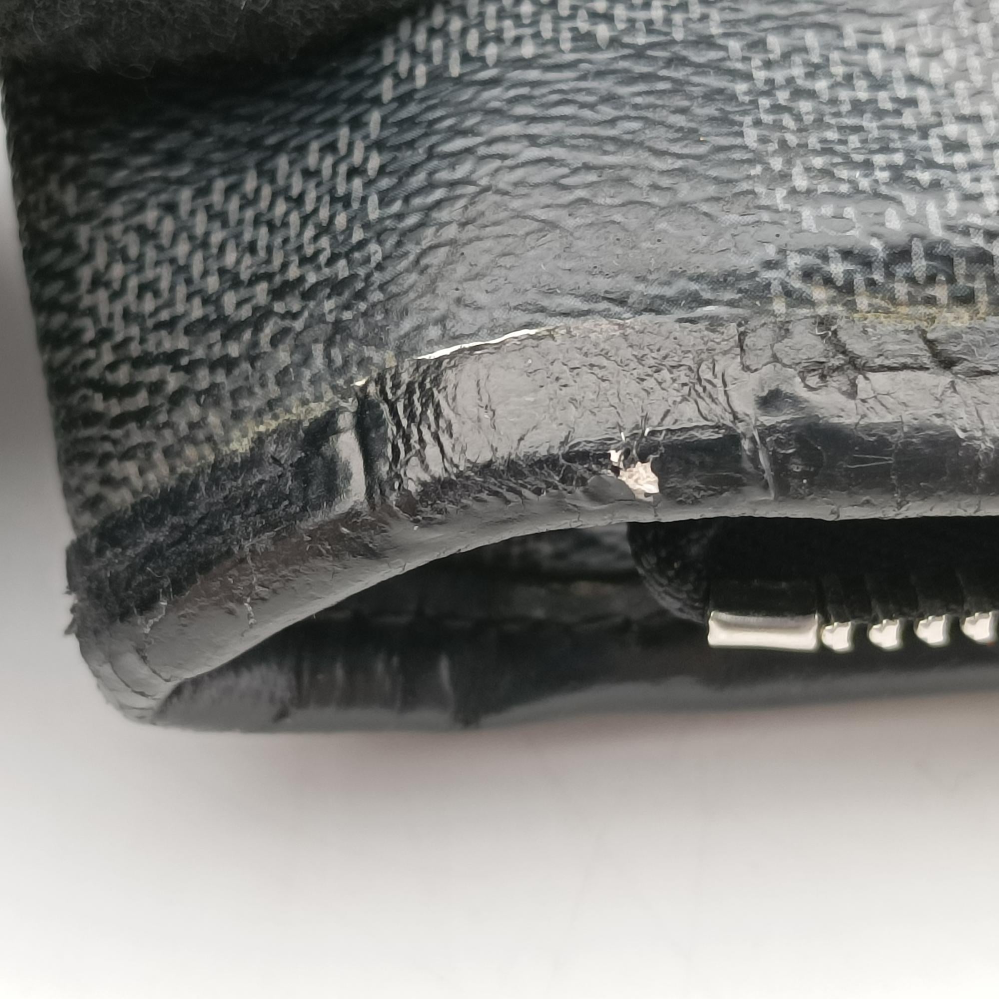 Secondhand Louis Vuitton TADAO Noir Damier Graphite N51192 shoulderbag | stylenewstar