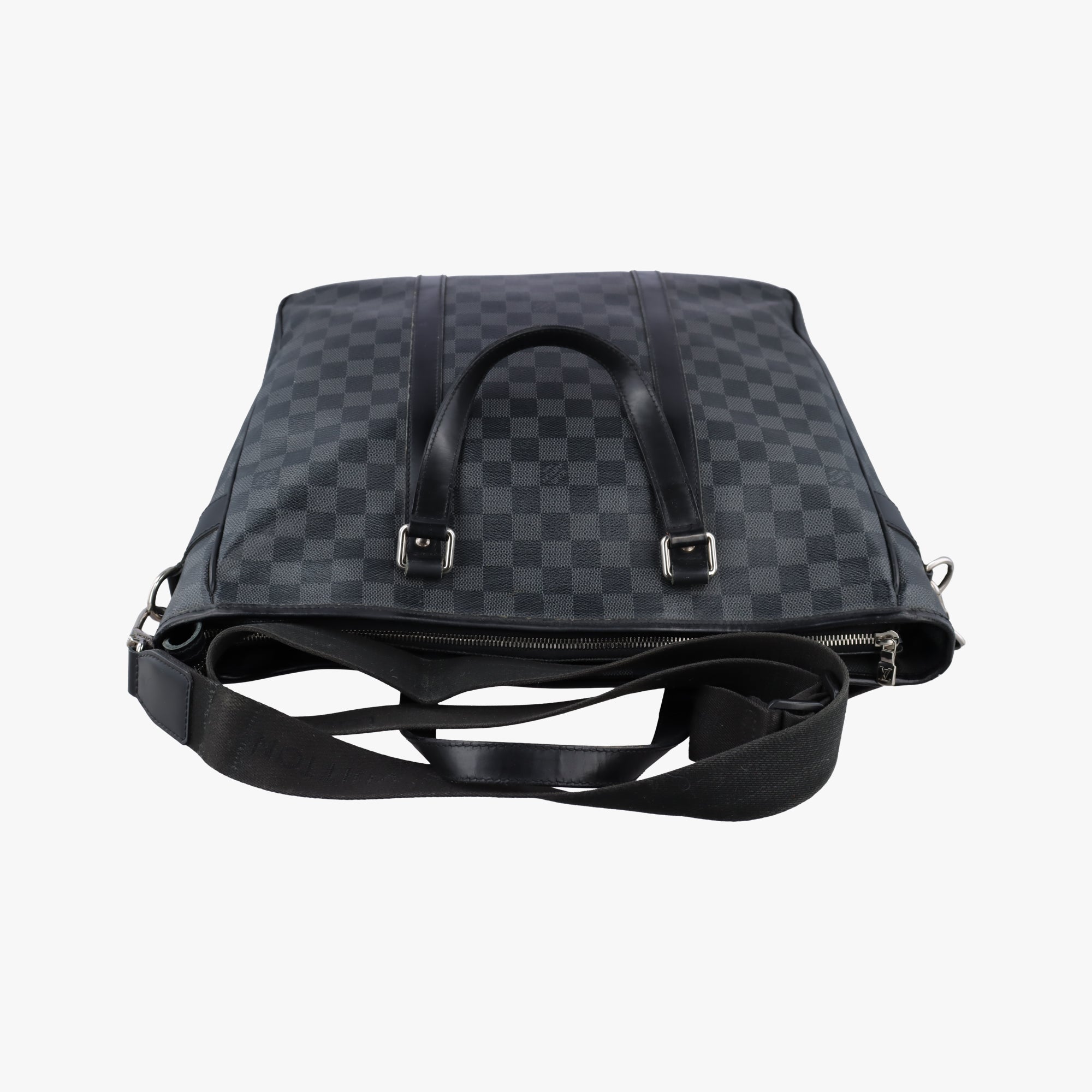 Secondhand Louis Vuitton TADAO Noir Damier Graphite N51192 shoulderbag | stylenewstar