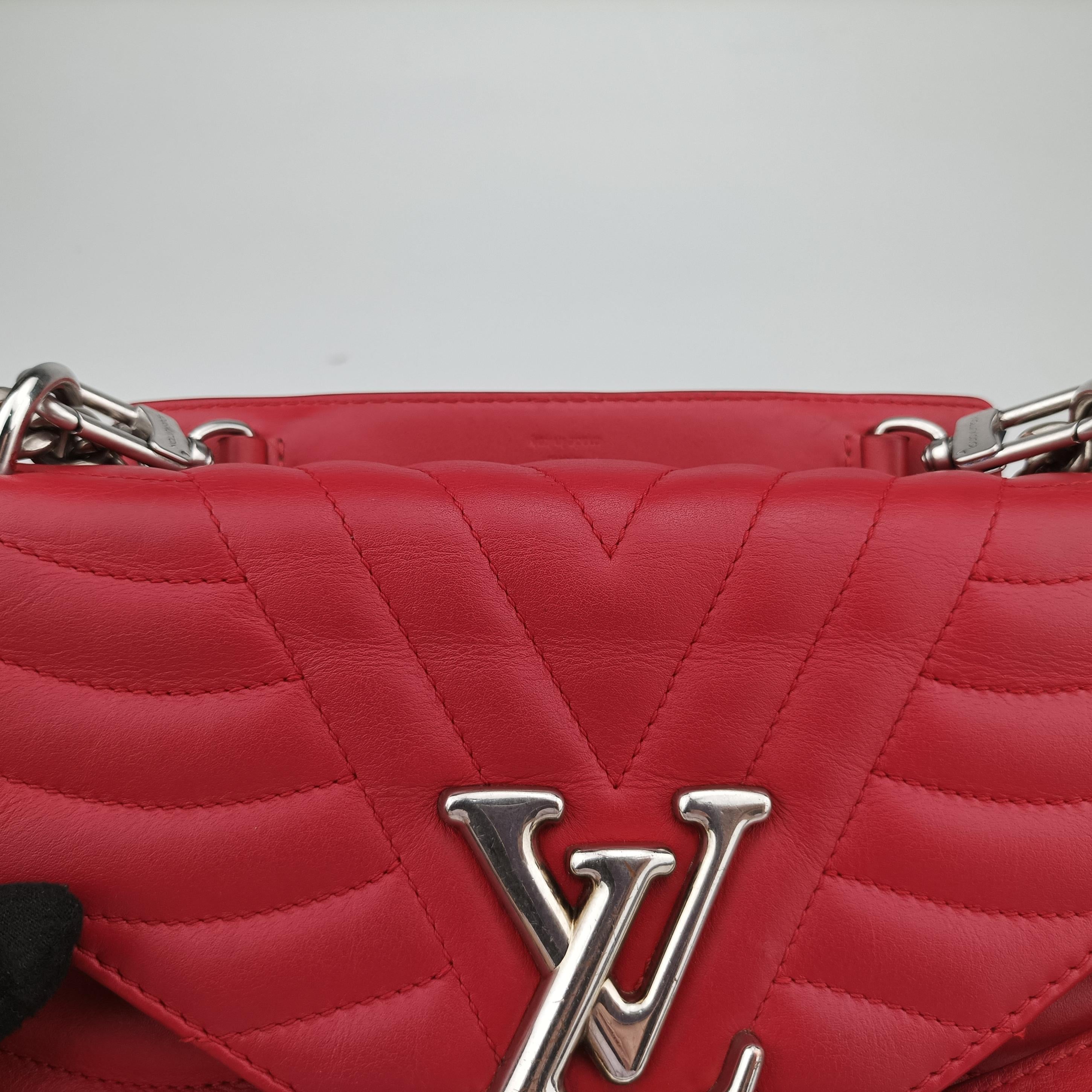 Pre-owned Louis Vuitton NEW WAVE Chain MM Ecarlate Leather M51943 shoulderbag | stylenewstar