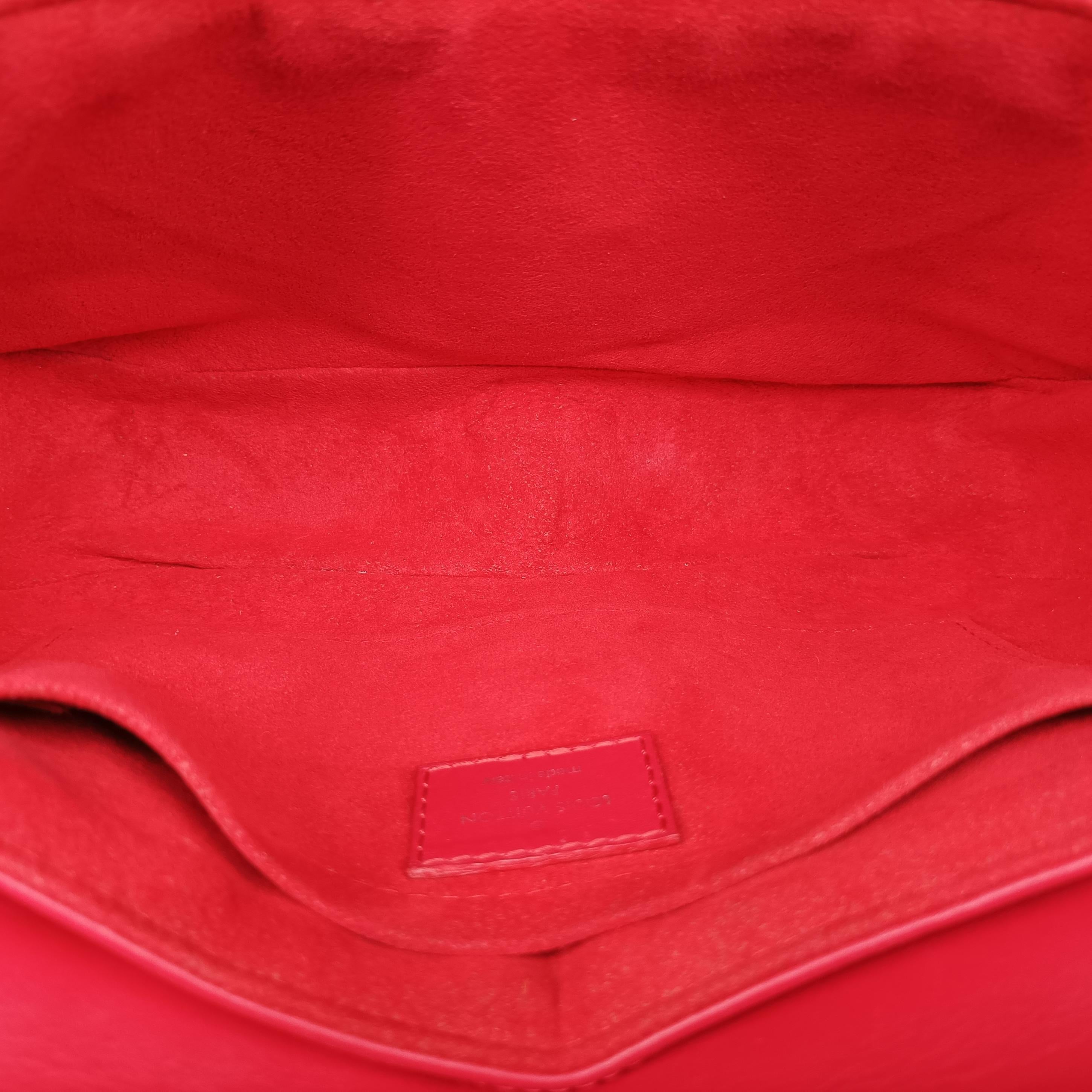 Pre-owned Louis Vuitton NEW WAVE Chain MM Ecarlate Leather M51943 shoulderbag | stylenewstar