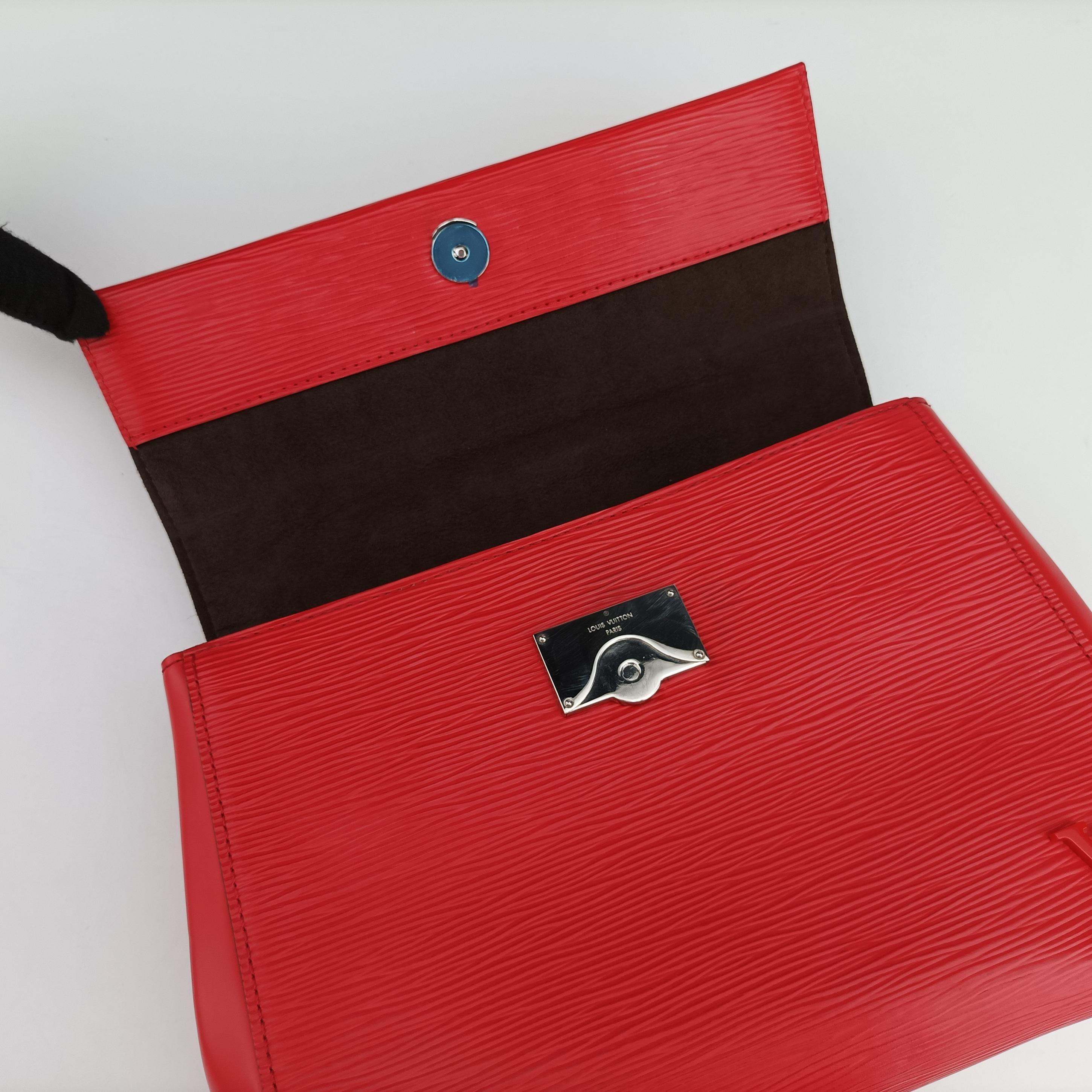 Pre-owned Louis Vuitton ClunyBB Red Epi M4205 shoulderbag | stylenewstar