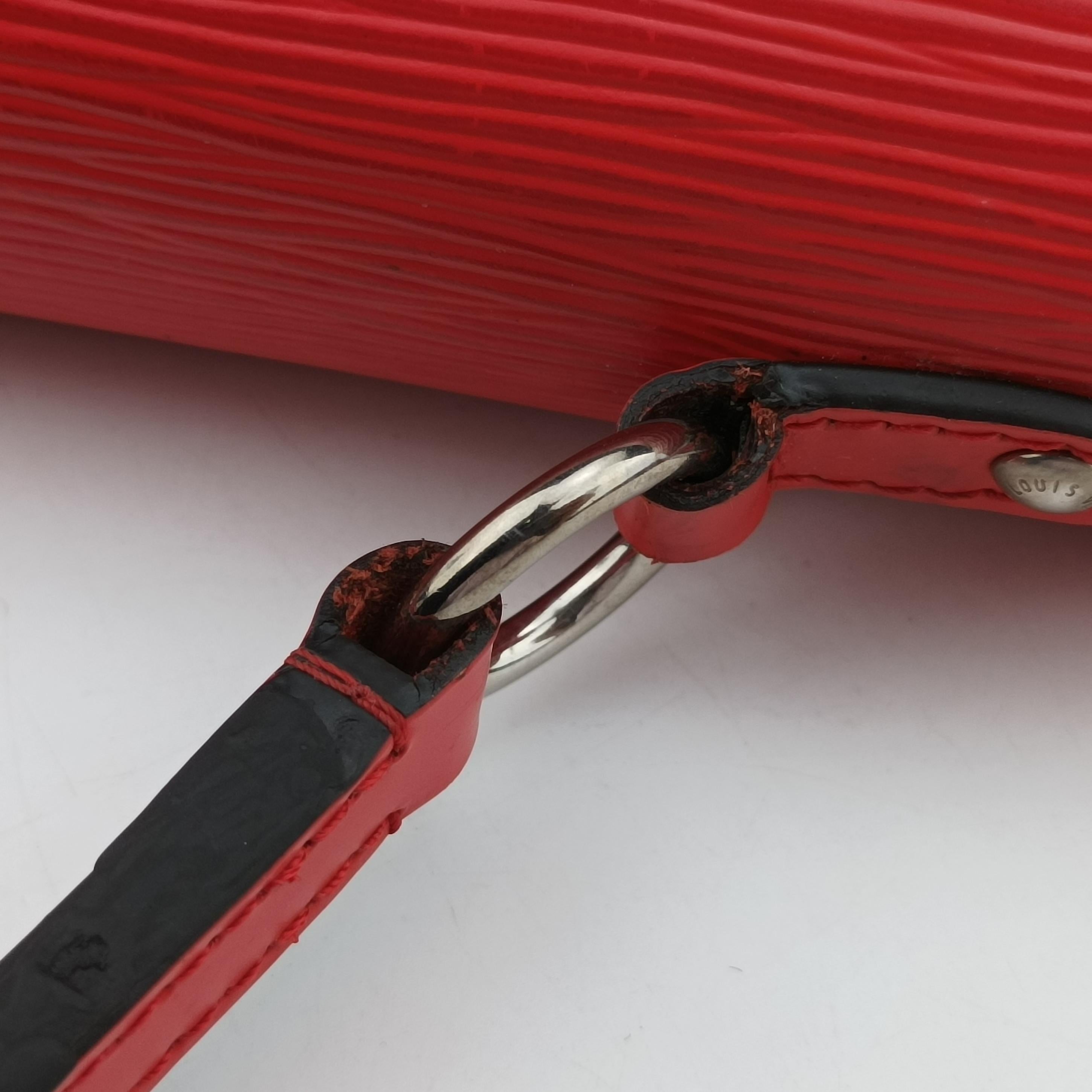 Pre-owned Louis Vuitton ClunyBB Red Epi M4205 shoulderbag | stylenewstar