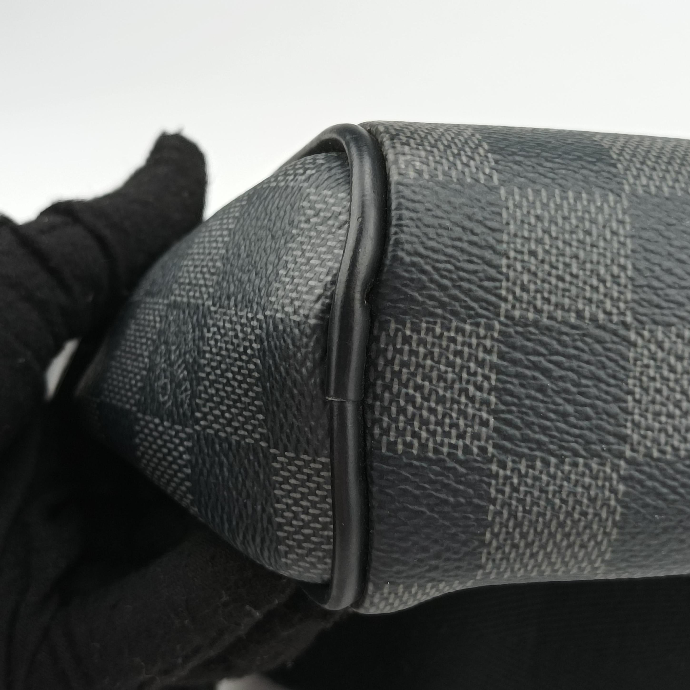 Pre-owned Louis Vuitton DAYTON PM Noir Damier Graphite N41408 shoulderbag | stylenewstar