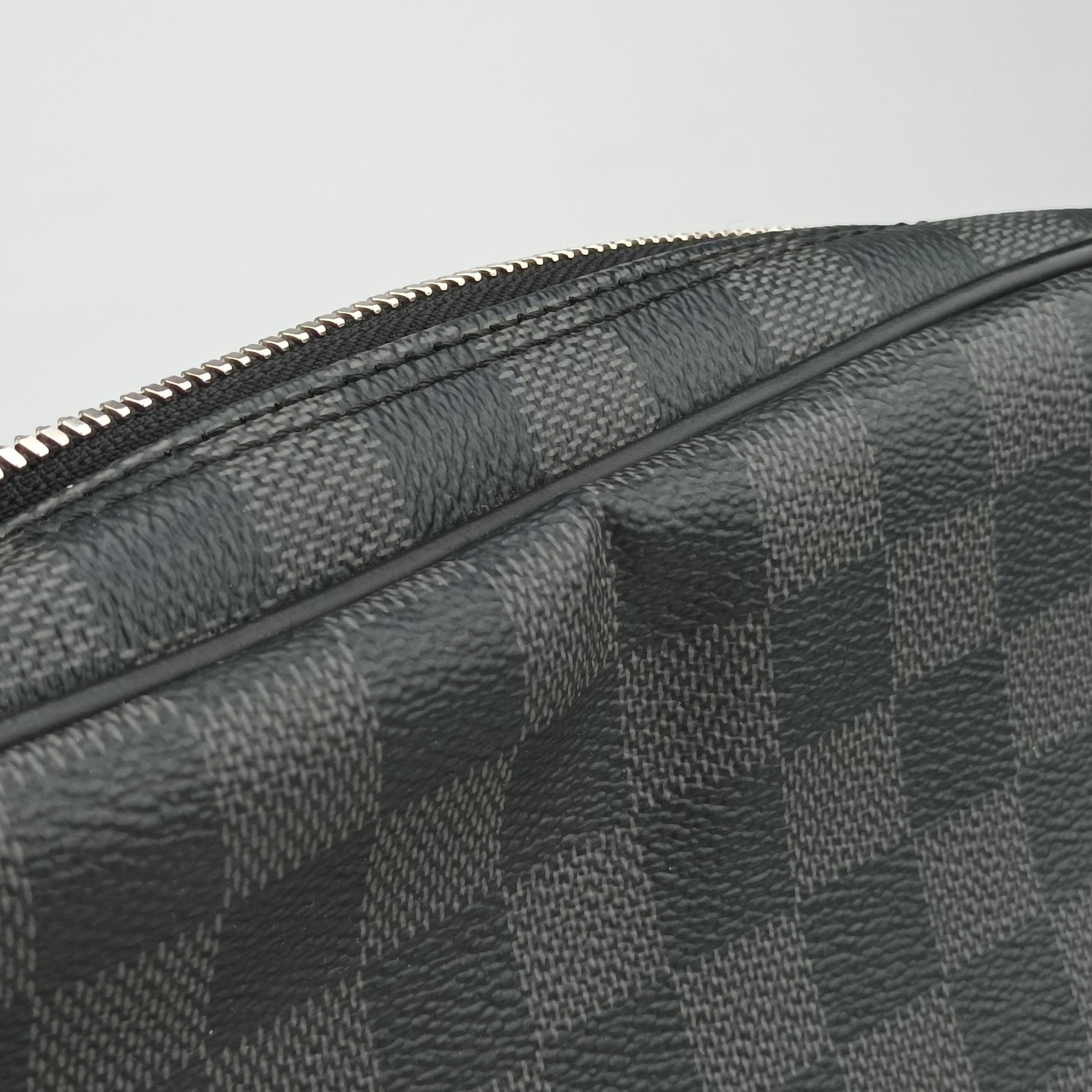 Pre-owned Louis Vuitton DAYTON PM Noir Damier Graphite N41408 shoulderbag | stylenewstar