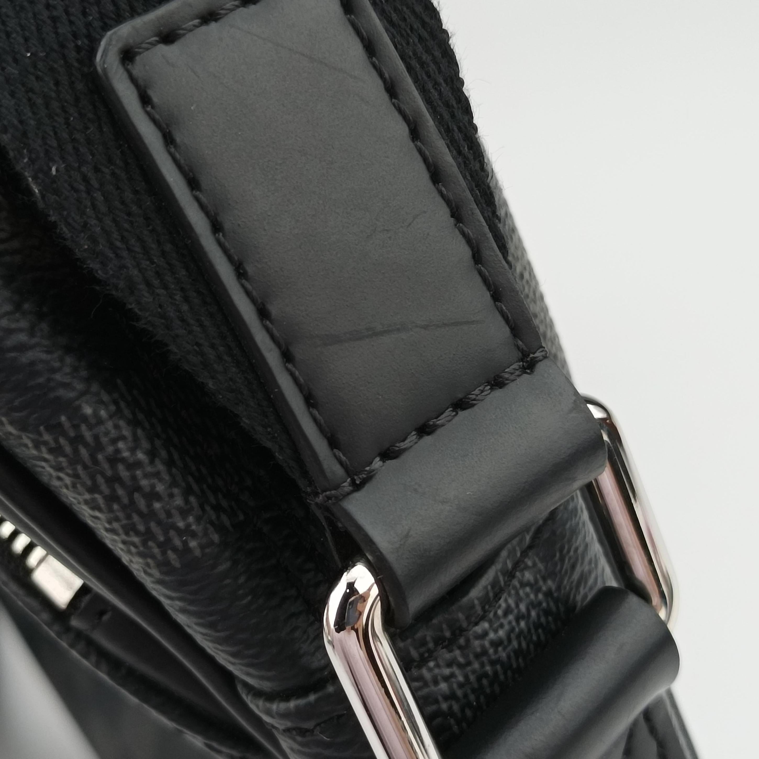 Pre-owned Louis Vuitton DAYTON PM Noir Damier Graphite N41408 shoulderbag | stylenewstar
