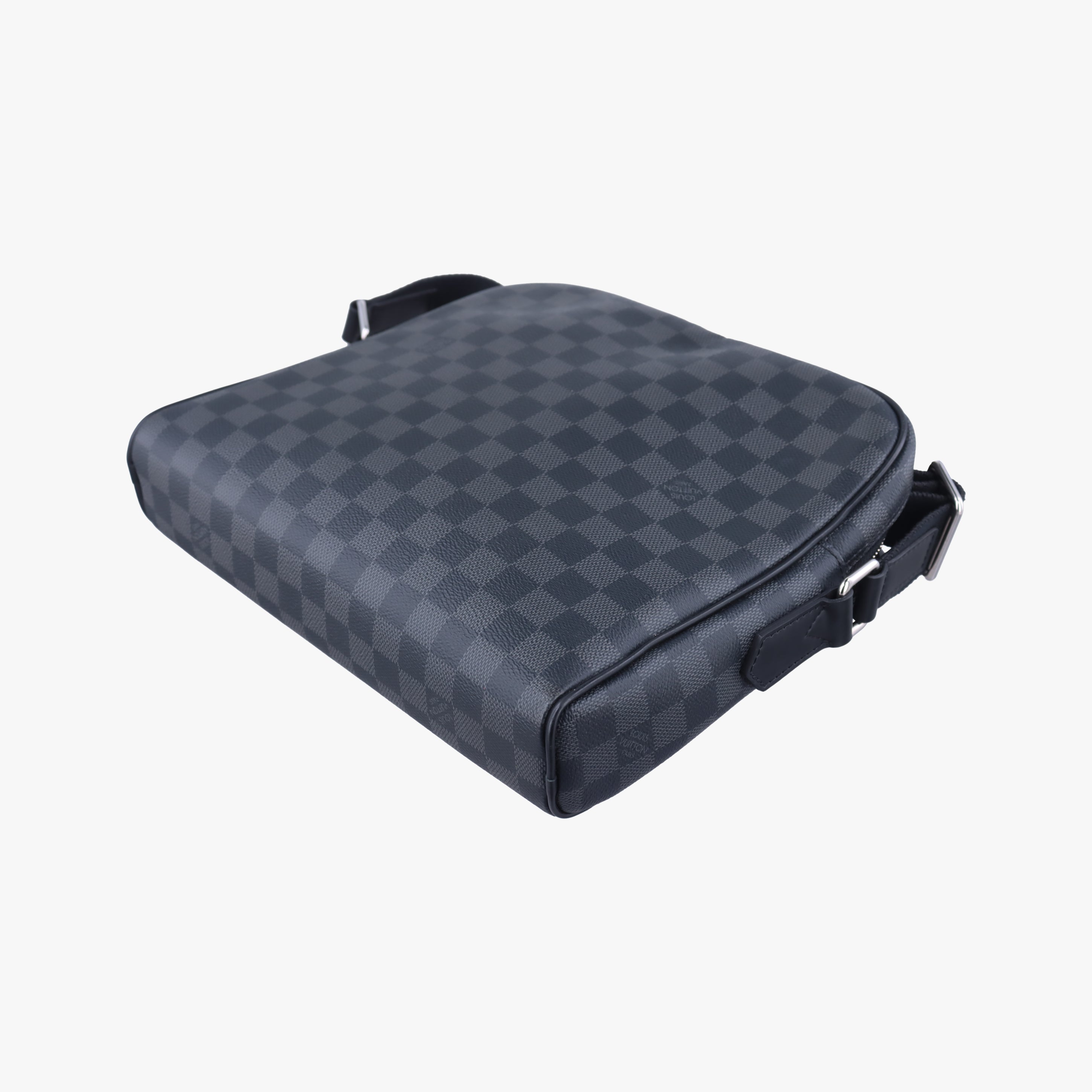 Pre-owned Louis Vuitton DAYTON PM Noir Damier Graphite N41408 shoulderbag | stylenewstar
