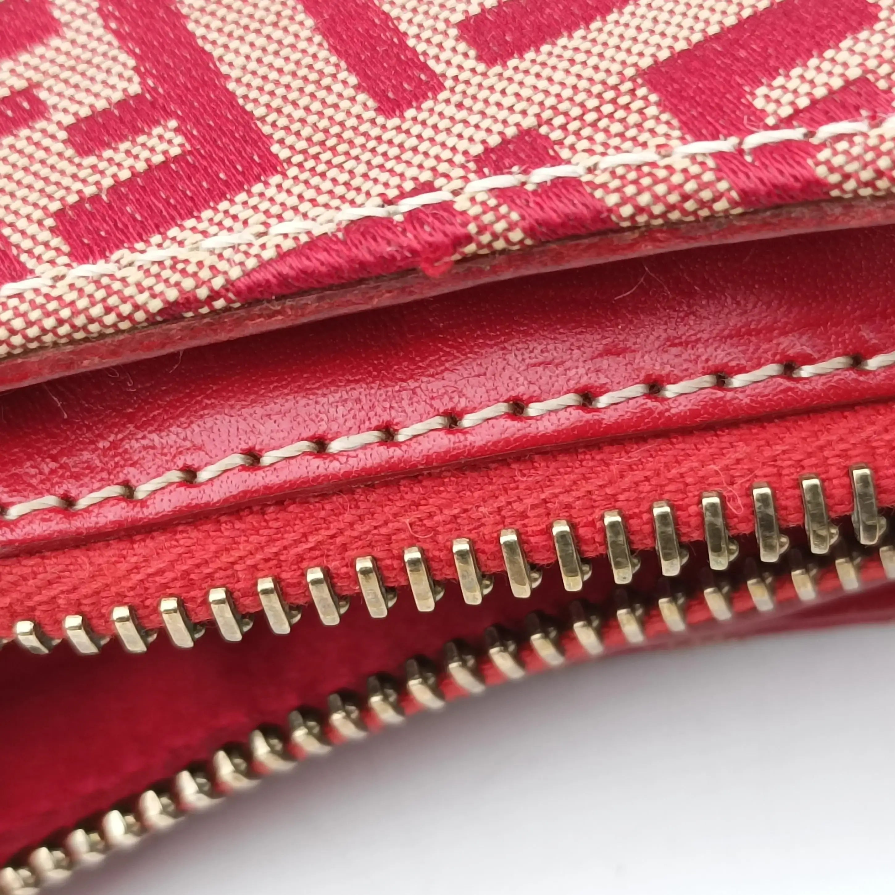 Pre-owned Fendi Zucchino Red canvas 831660 shoulderbag | stylenewstar
