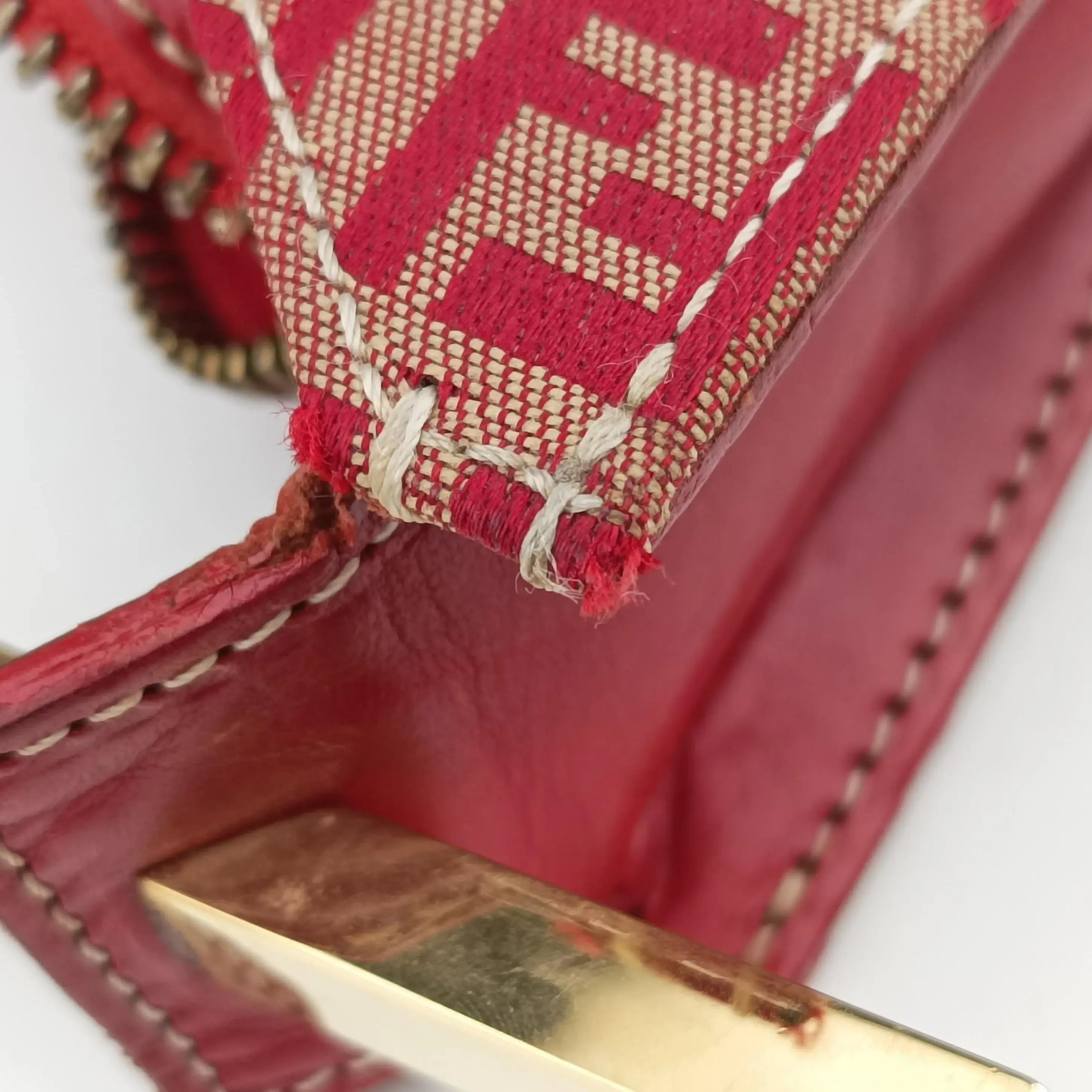 Pre-owned Fendi Zucchino Red canvas 831660 shoulderbag | stylenewstar