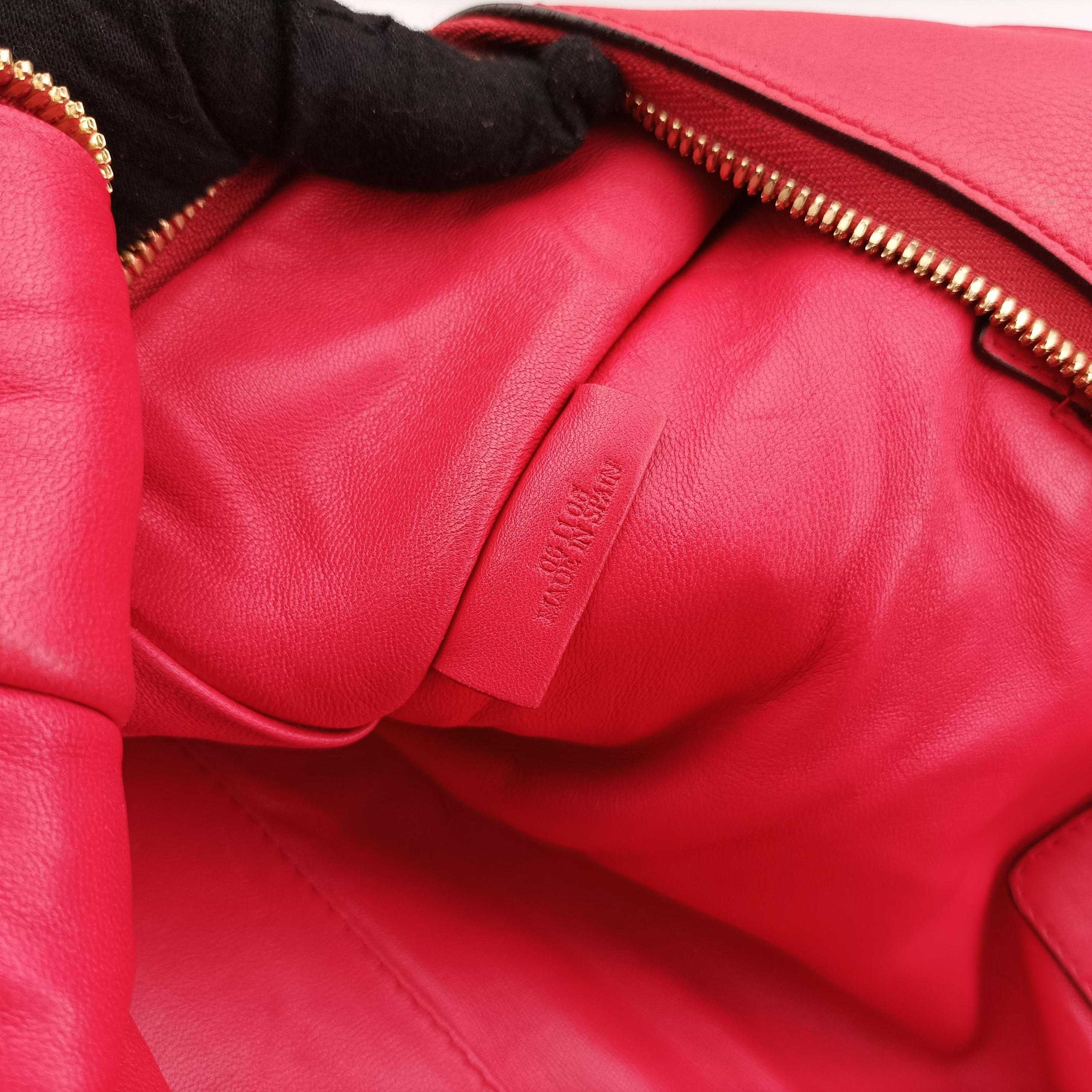 Secondhand Loewe Amazona36 Red Leather  handbag | stylenewstar