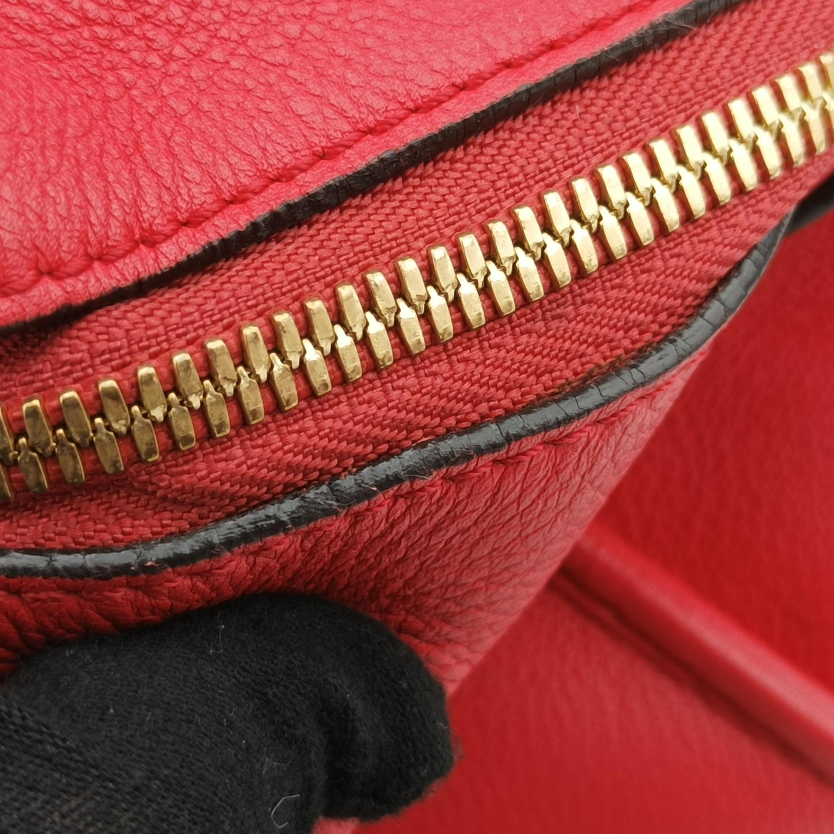 Secondhand Loewe Amazona36 Red Leather  handbag | stylenewstar