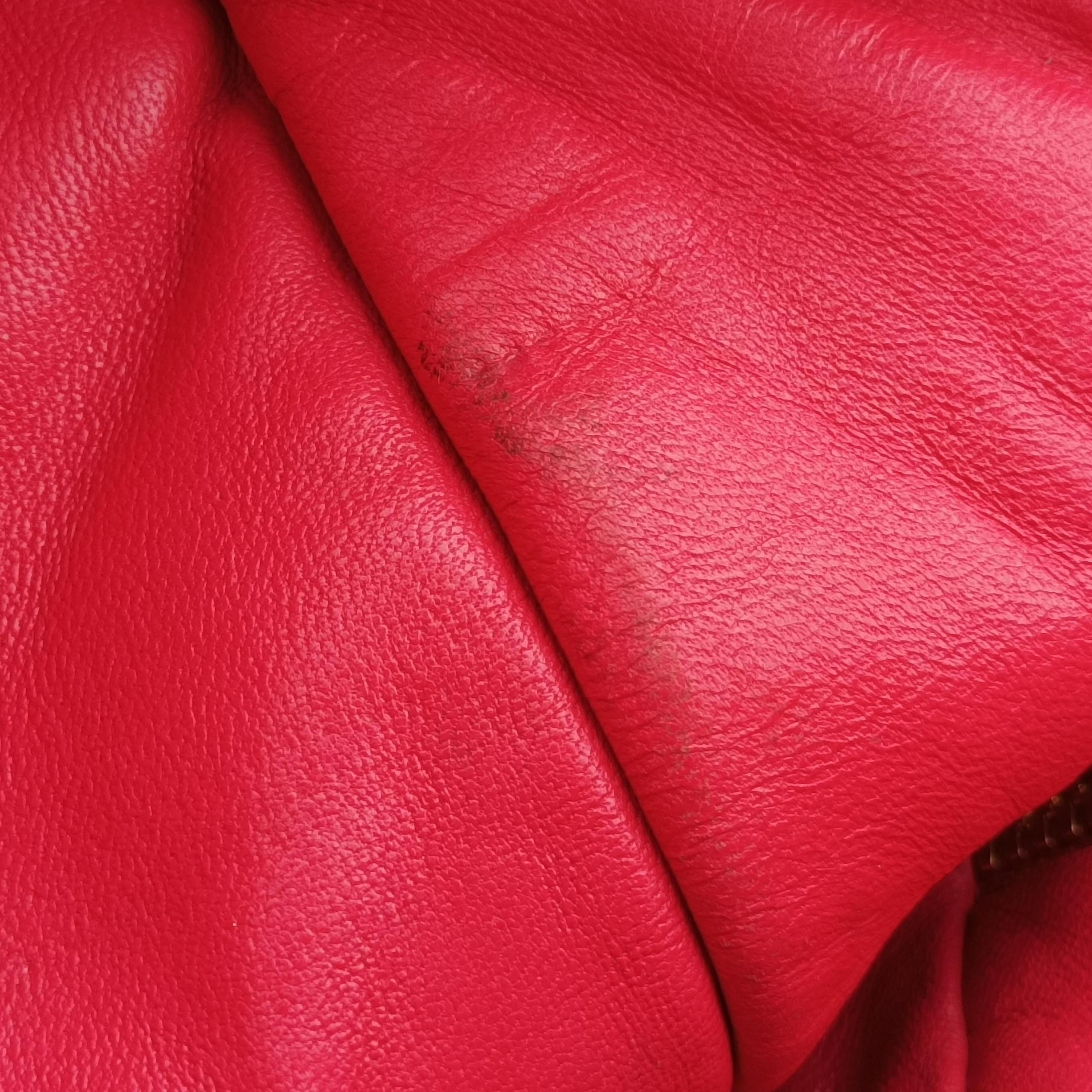 Secondhand Loewe Amazona36 Red Leather  handbag | stylenewstar