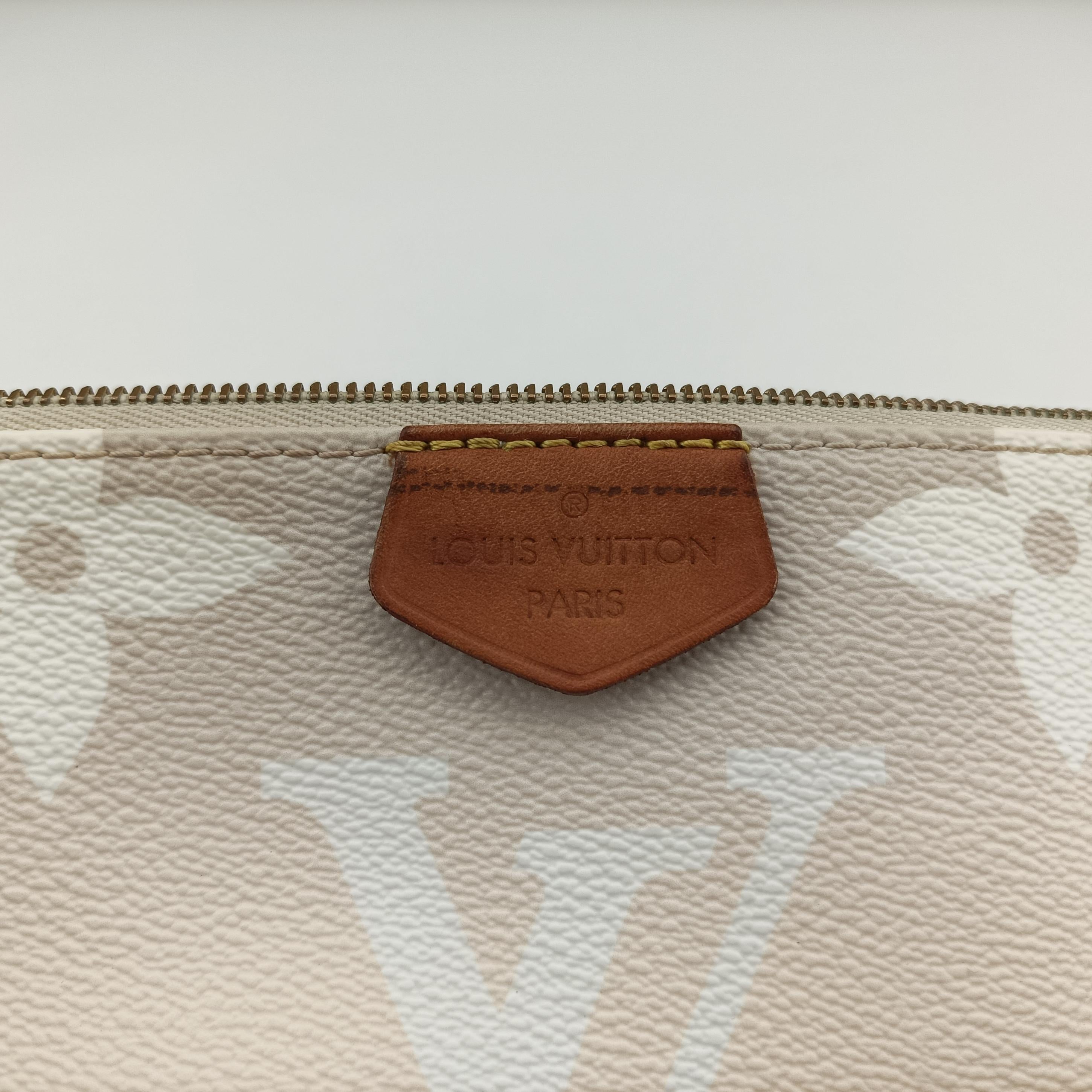 Pre-owned Louis Vuitton MULTI POCHETTE ACCESSOIRES Brume Monogram Giant M57634 shoulderbag | stylenewstar