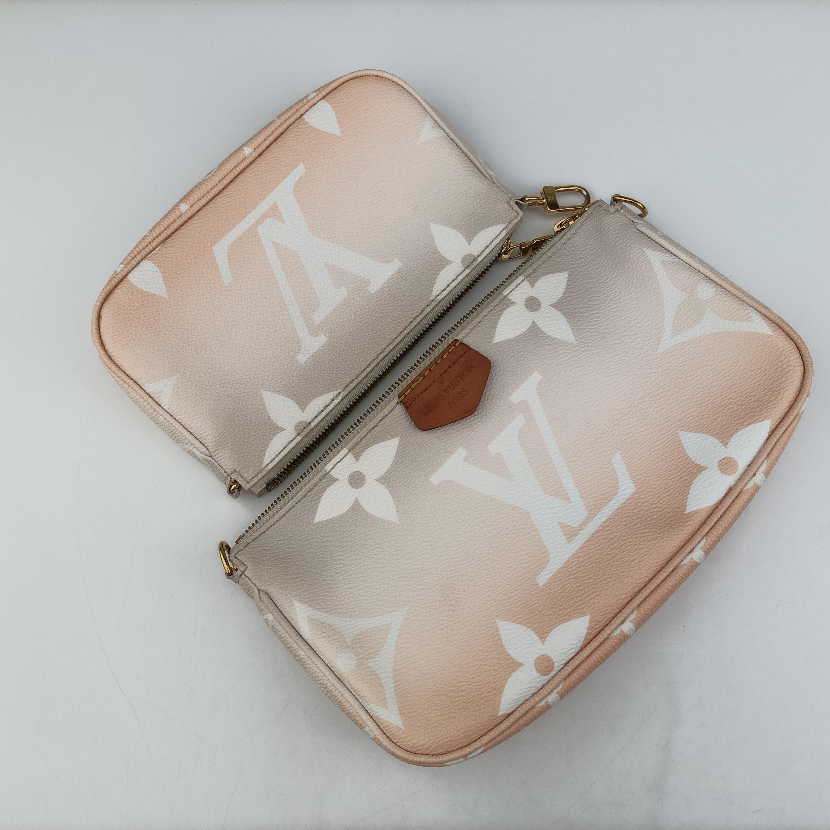 Pre-owned Louis Vuitton MULTI POCHETTE ACCESSOIRES Brume Monogram Giant M57634 shoulderbag | stylenewstar