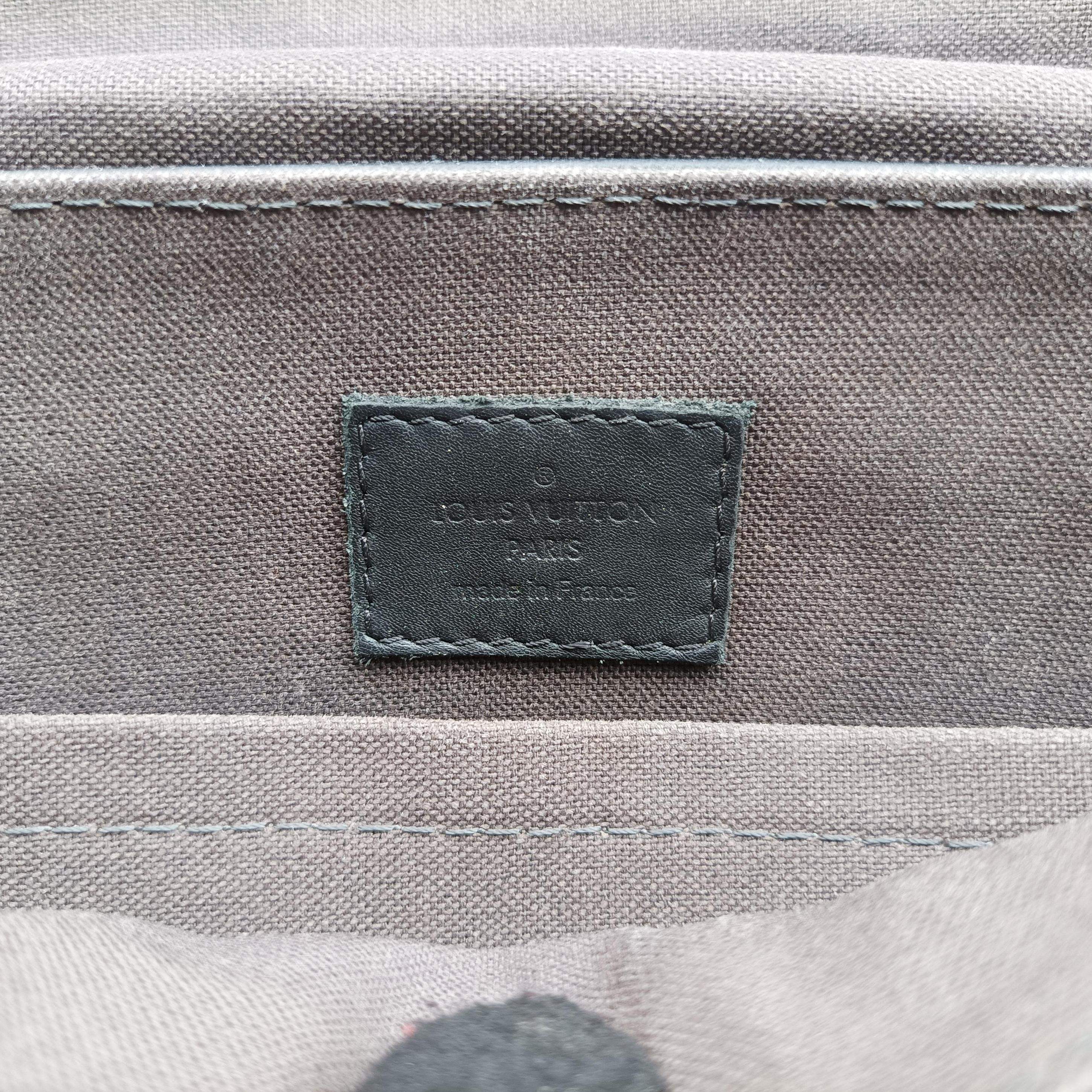 Secondhand Louis Vuitton District PM Messenger Black Damier Infini Leather N41286 shoulderbag | stylenewstar