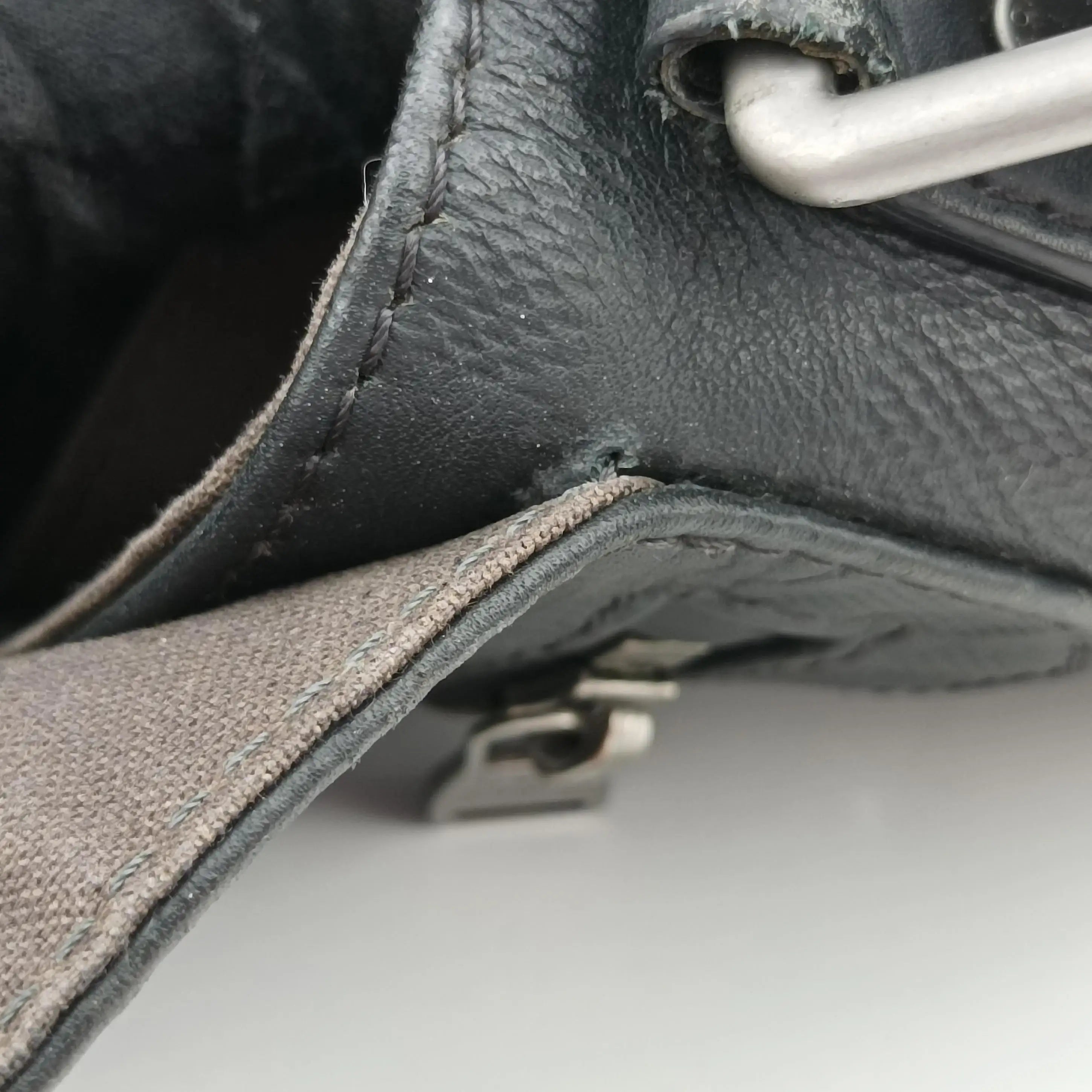 Secondhand Louis Vuitton District PM Messenger Black Damier Infini Leather N41286 shoulderbag | stylenewstar
