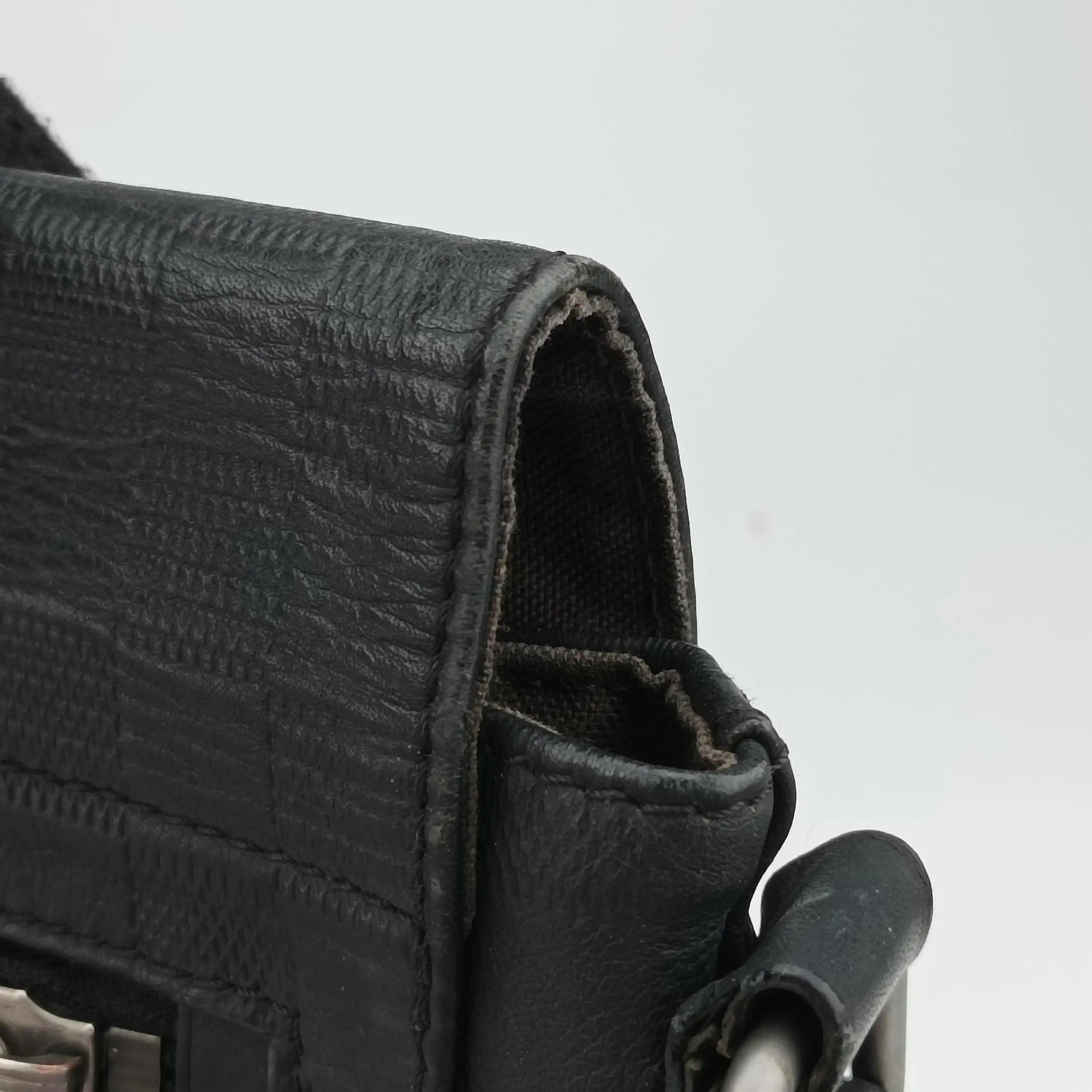 Secondhand Louis Vuitton District PM Messenger Black Damier Infini Leather N41286 shoulderbag | stylenewstar