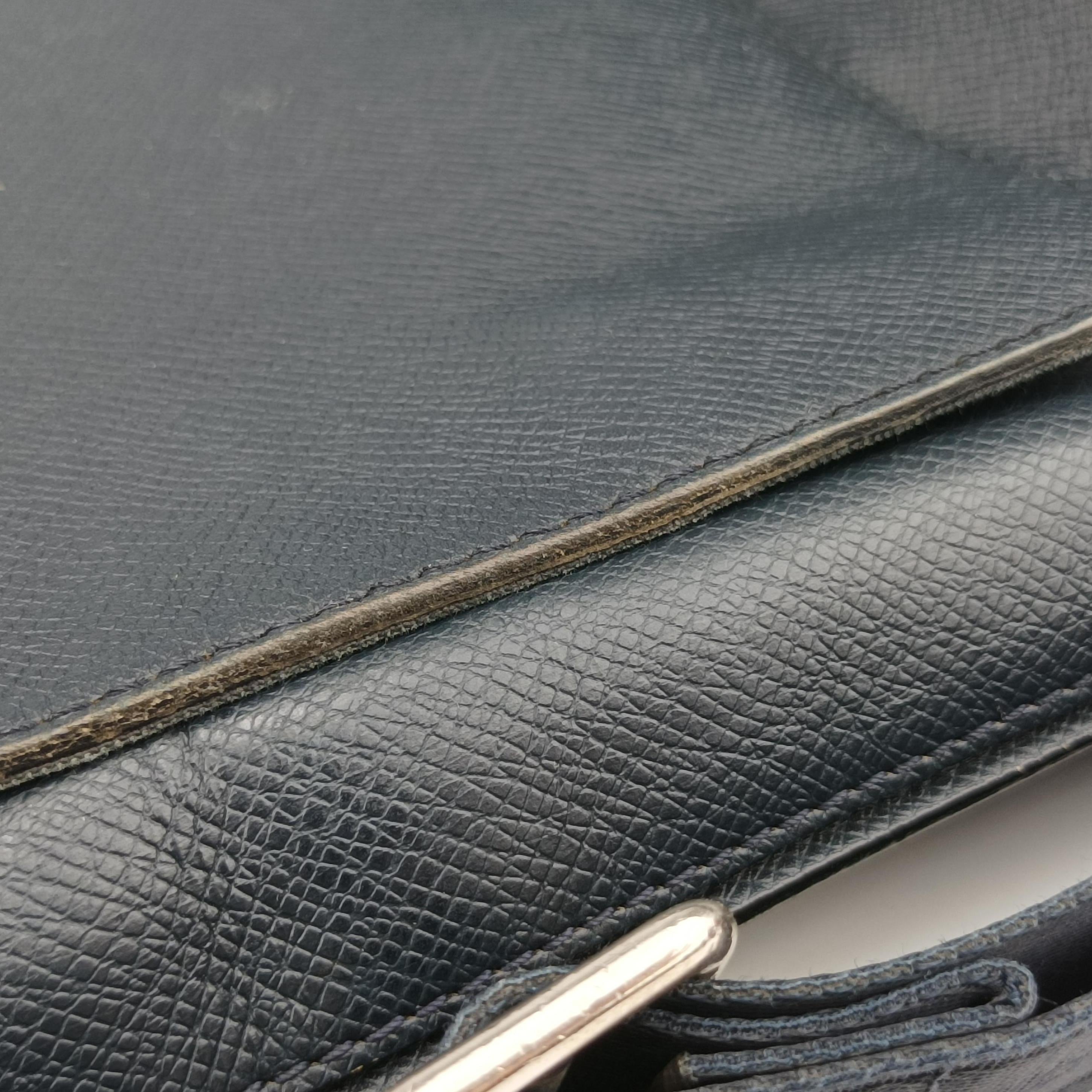 Secondhand Louis Vuitton Taiga Roman MM Messenger Navy Taiga M32624 shoulderbag | stylenewstar