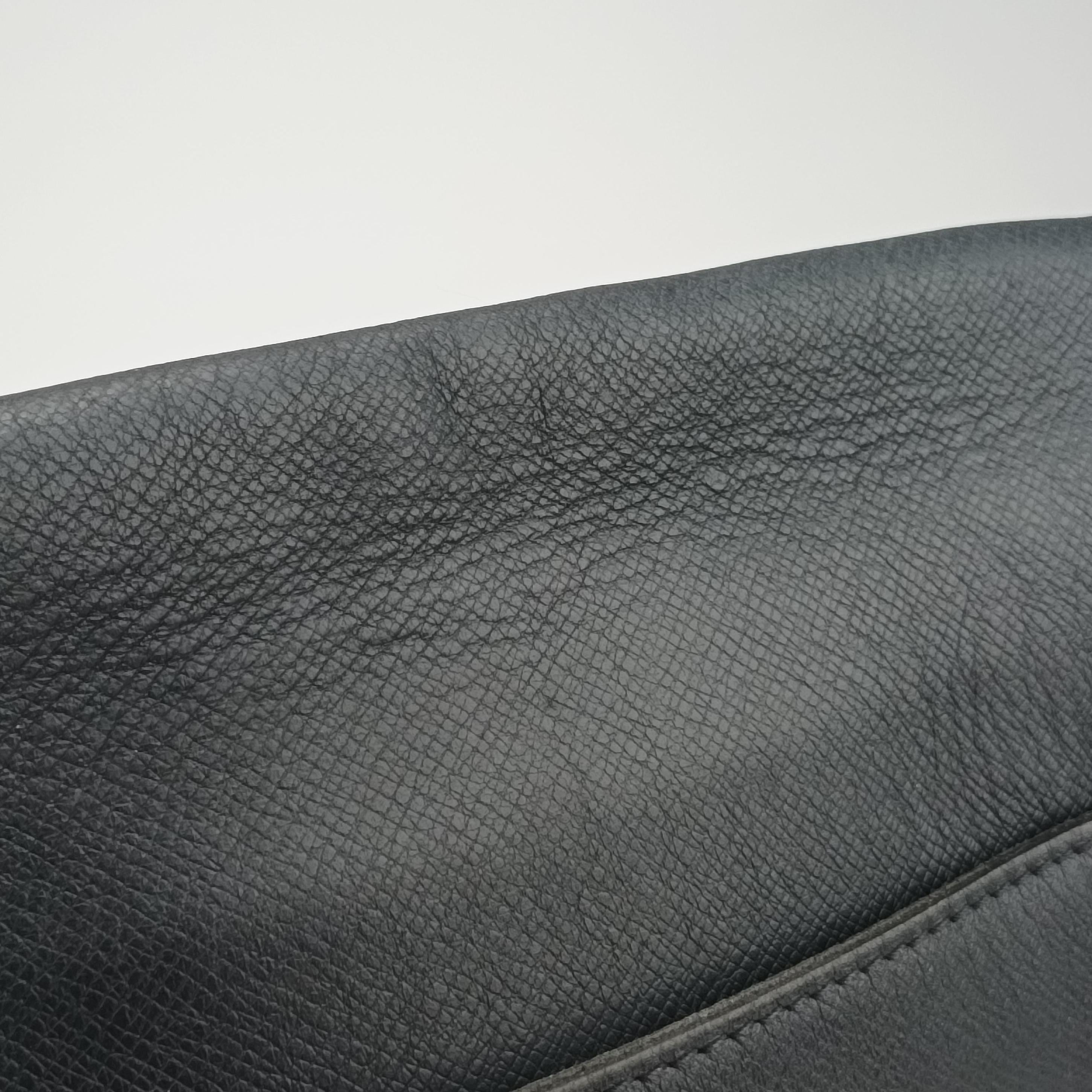 Secondhand Louis Vuitton Taiga Roman MM Messenger Navy Taiga M32624 shoulderbag | stylenewstar