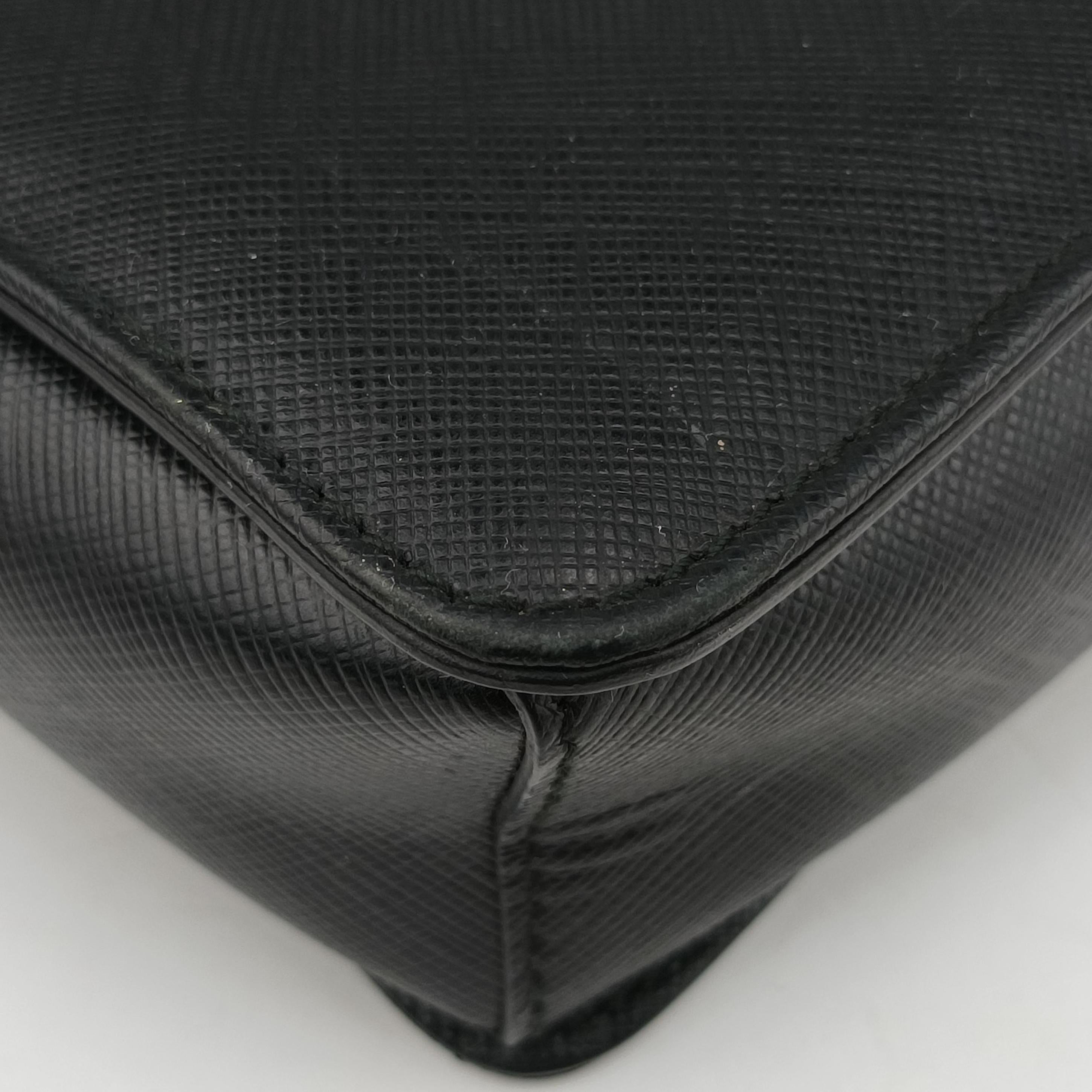 Vintage Ferragamo Tracy Vara Black leather  shoulderbag | stylenewstar
