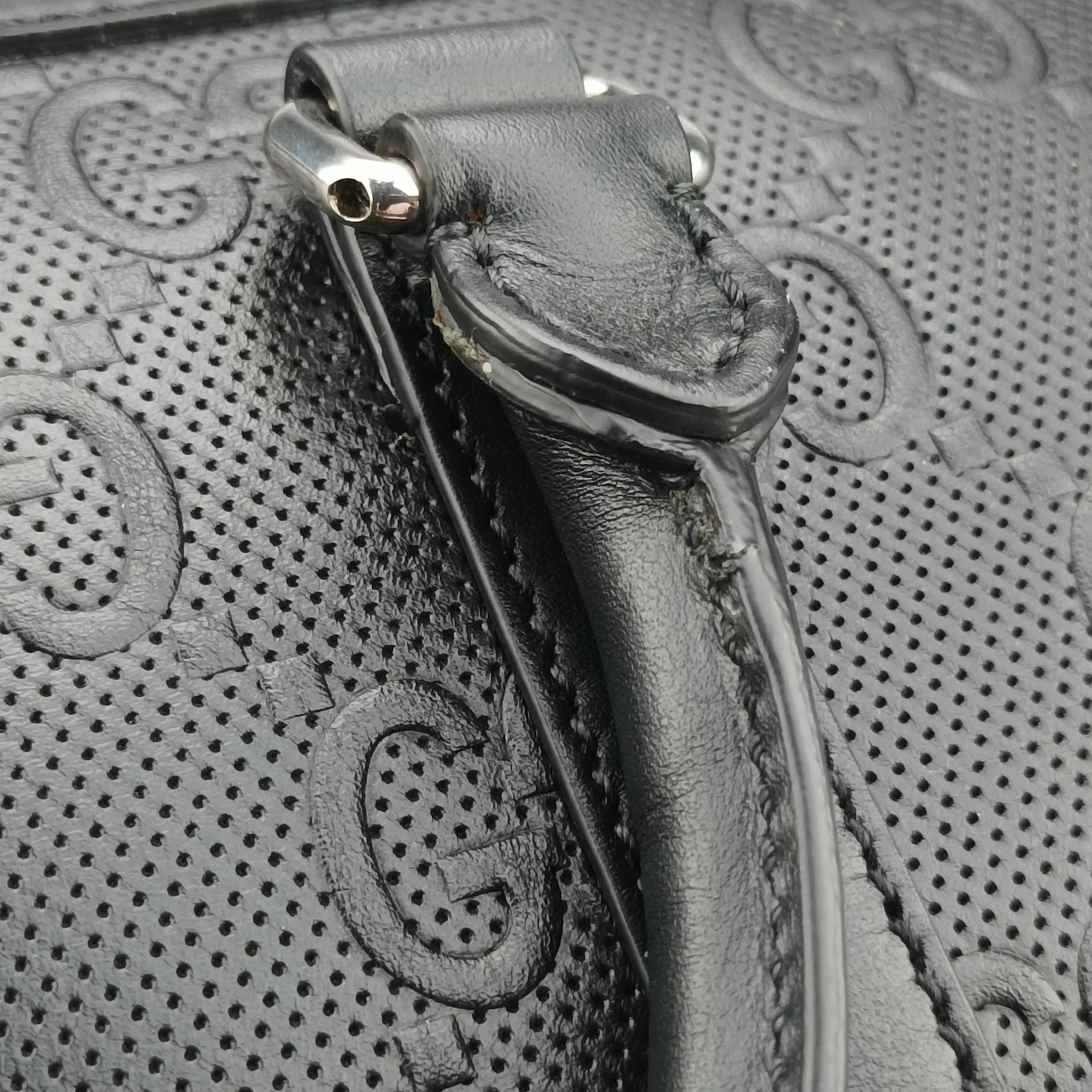 Pre-owned Gucci GG Embossed Black Leather 725129 shoulderbag | stylenewstar